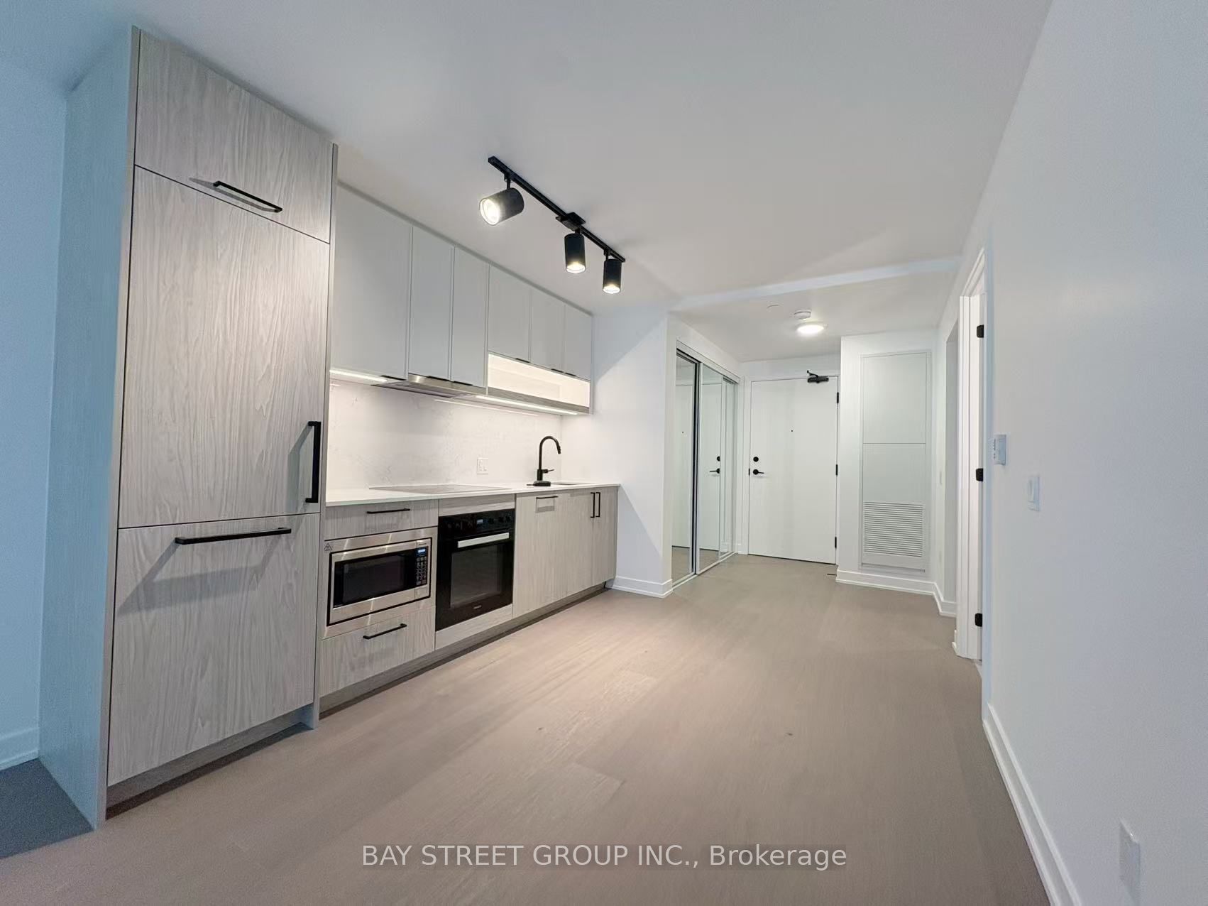 91 Montclair Avenue 737, Toronto, ON M5P 0B1 photo 5
