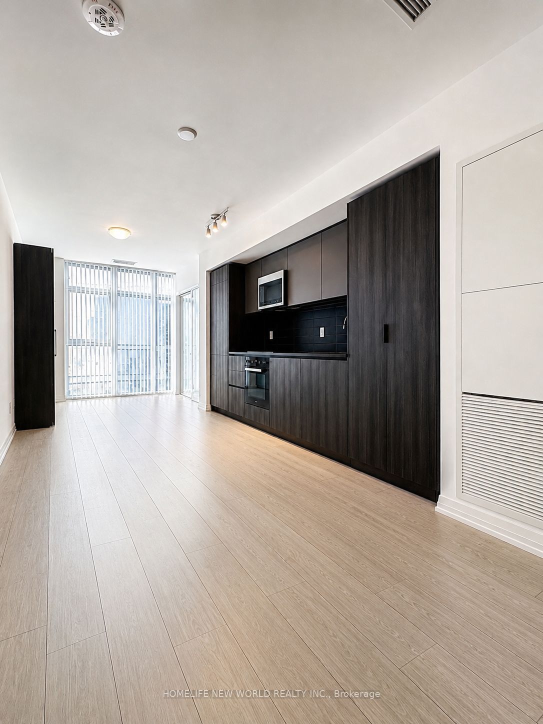 400 King Street W 1110, Toronto, ON M5V 0X8