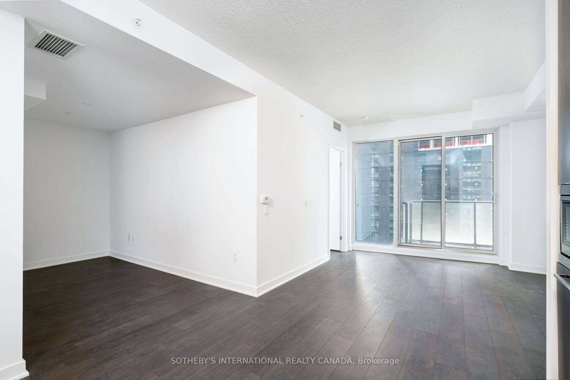 125 Blue Jays Way 1503, Toronto, ON M5V 0N5