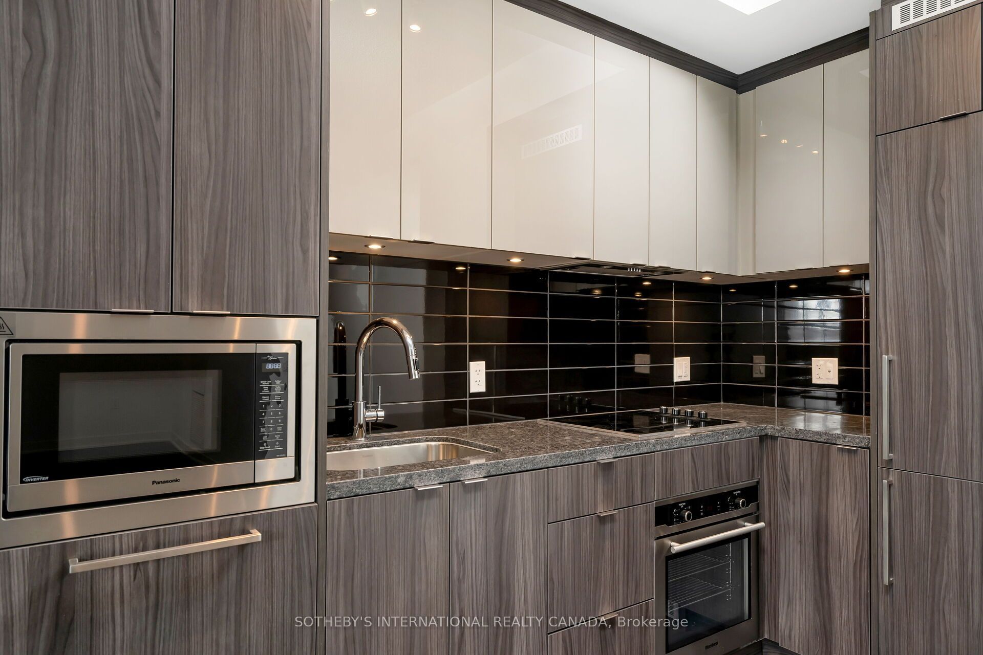 125 Blue Jays Way 1503, Toronto, ON M5V 0N5 photo 5