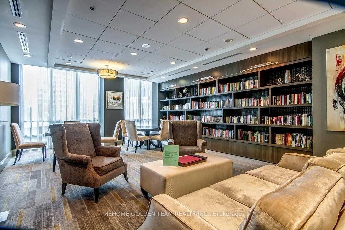 825 Church Street 502, Toronto, ON M4W 3Z4 photo 3