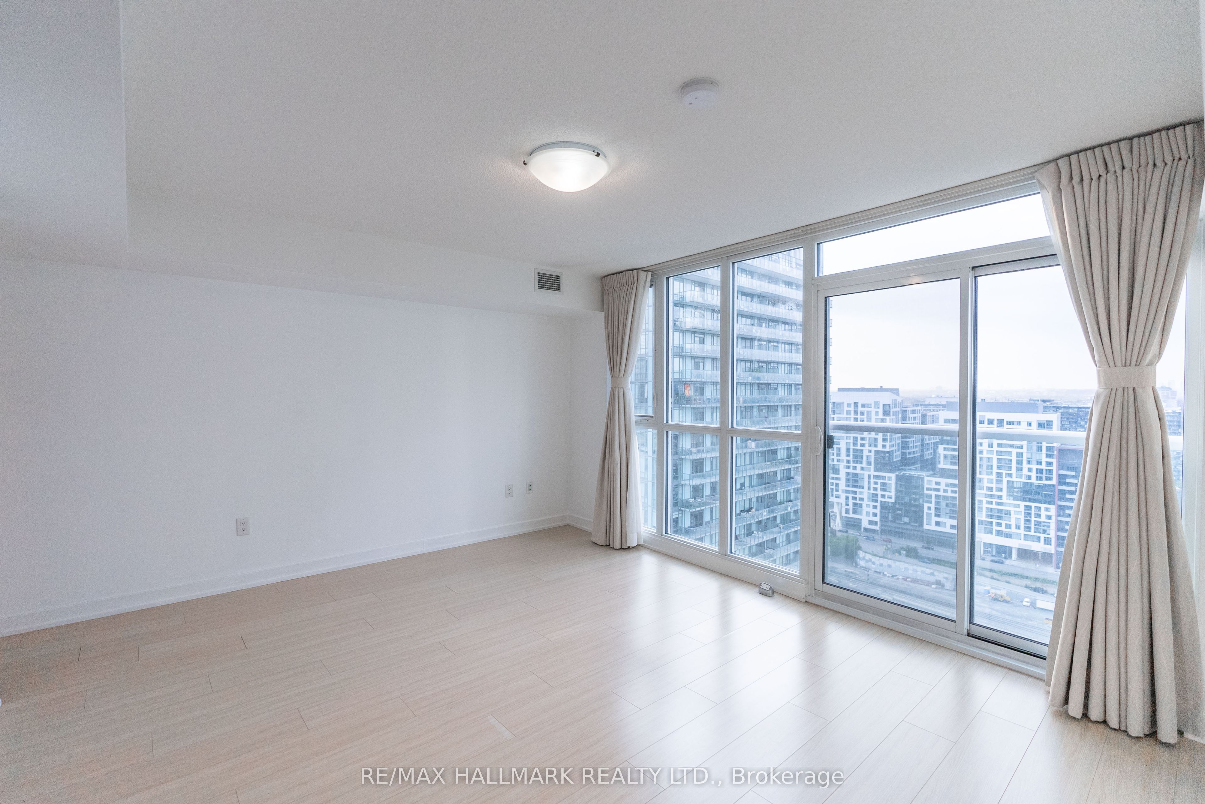 85 Queens Wharf Road 2908, Toronto, ON M5V 0J9 photo 4