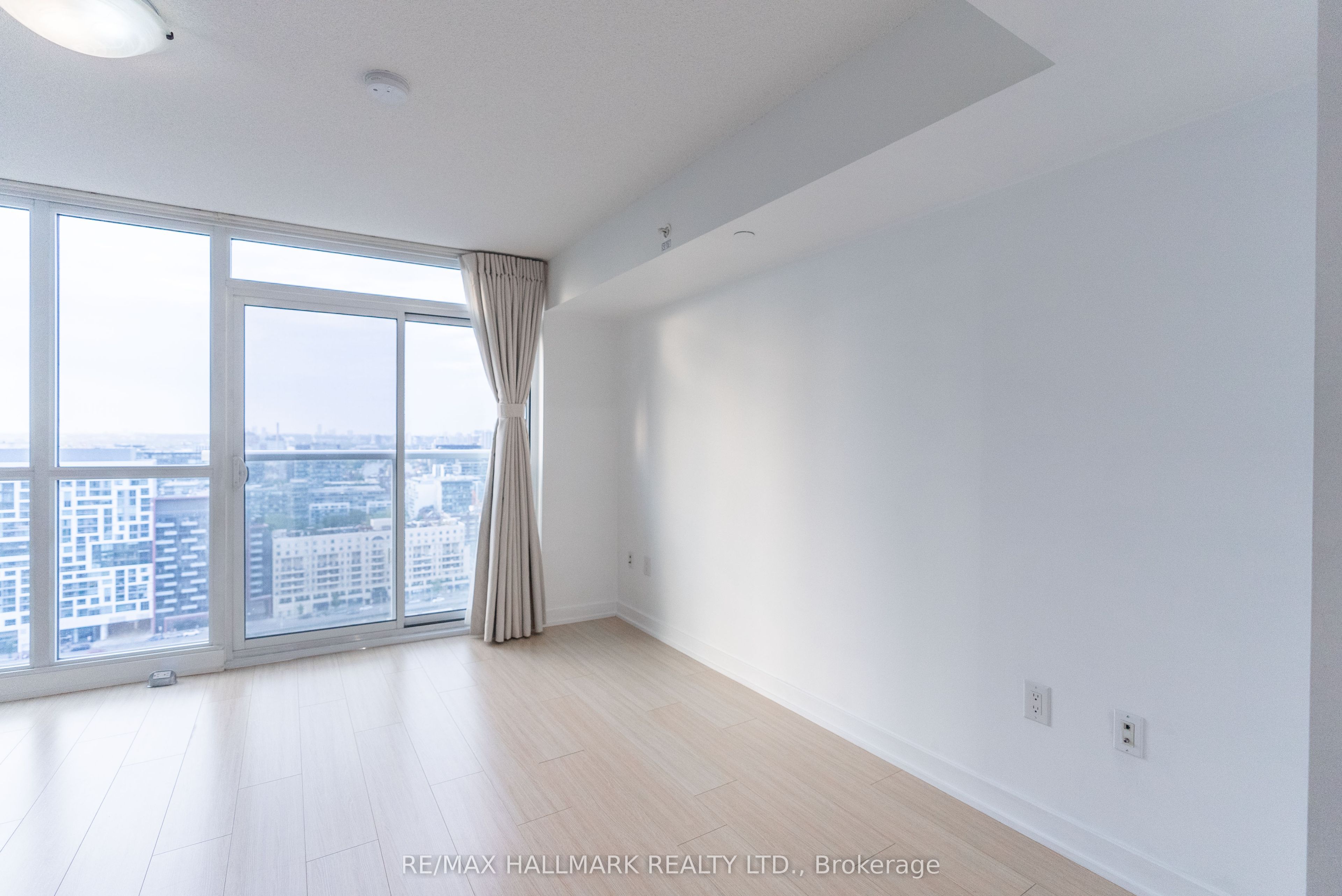 85 Queens Wharf Road 2908, Toronto, ON M5V 0J9 photo 5