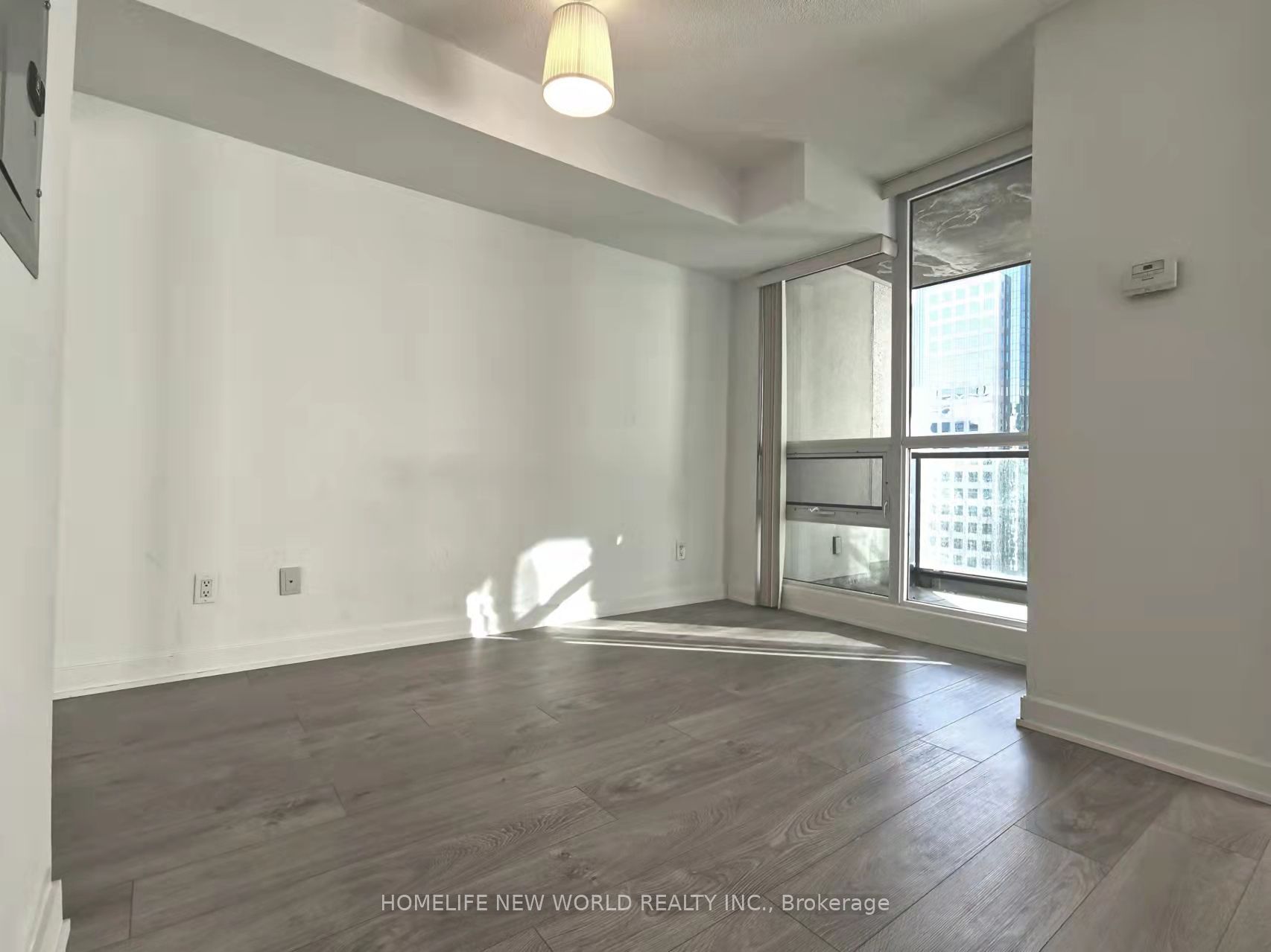 12 Yonge Street 1709, Toronto, ON M5E 1R4 photo 4