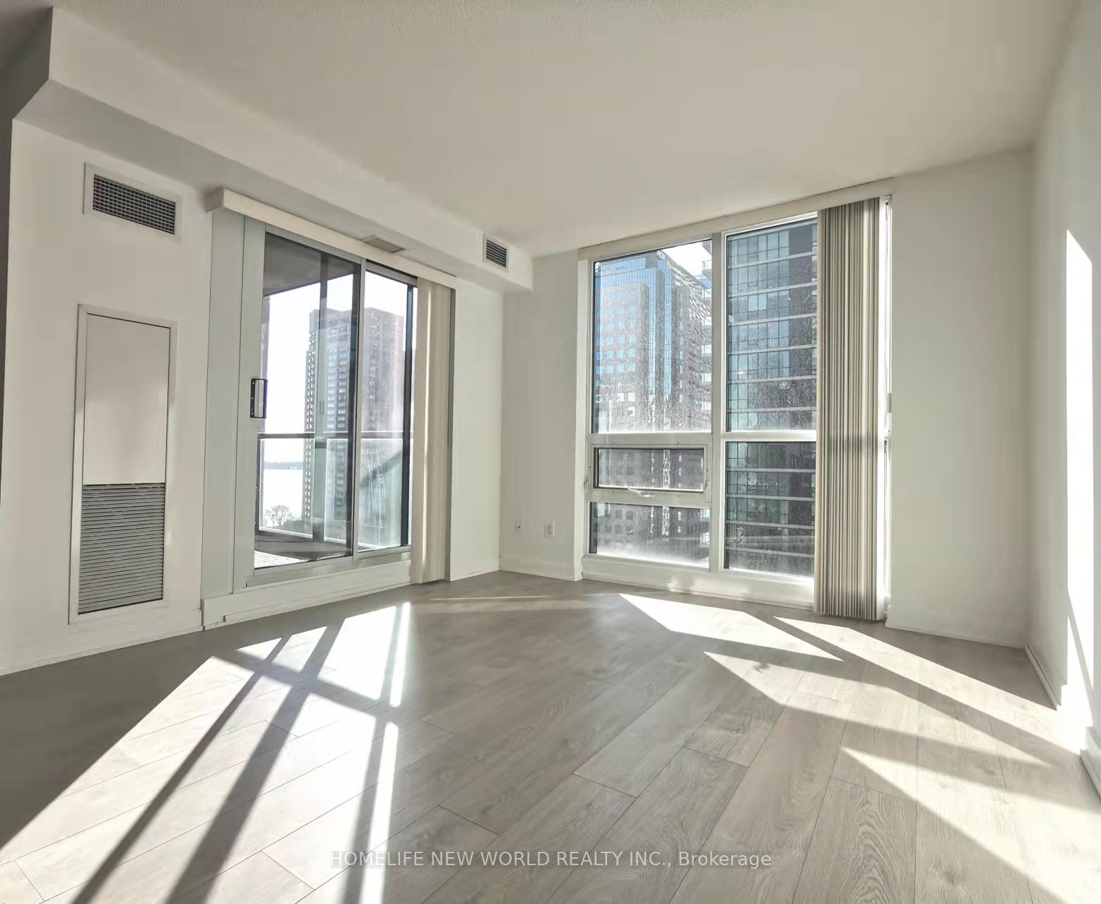 12 Yonge Street 1709, Toronto, ON M5E 1R4 photo 5