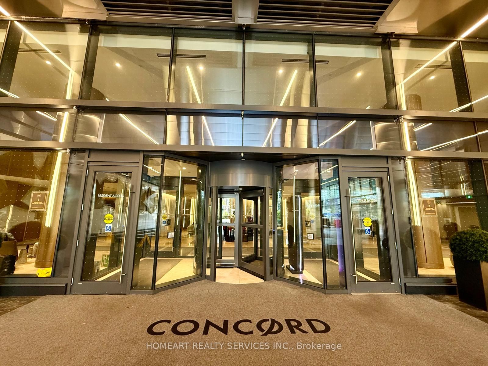 1 Concord Cityplace Way 4912, Toronto, ON M5V 0X3 photo 2