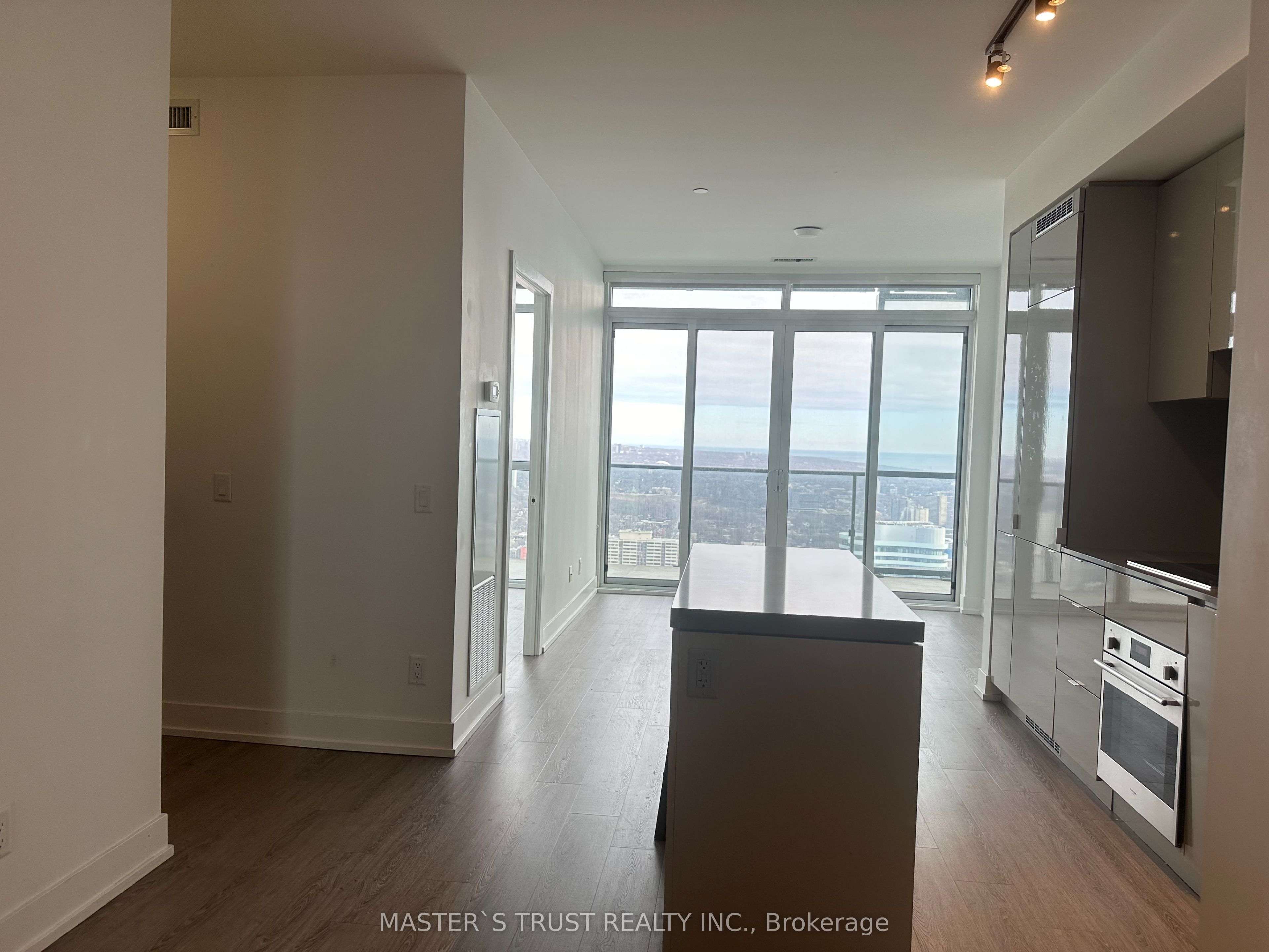 7 Grenville Street 5806, Toronto, ON M4Y 0E9 photo 2