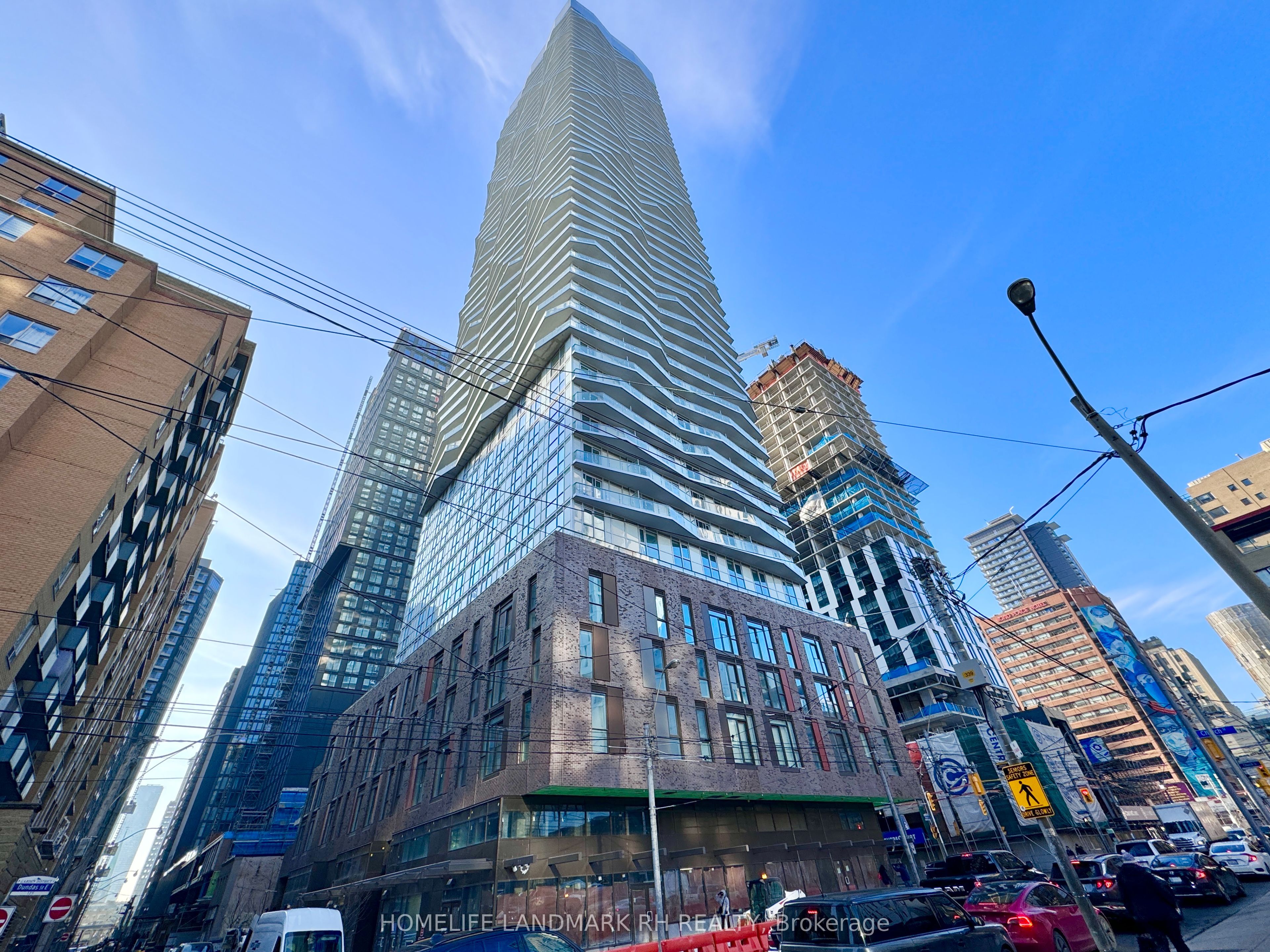 100 Dalhousie Street 1809, Toronto, ON M5B 0C7