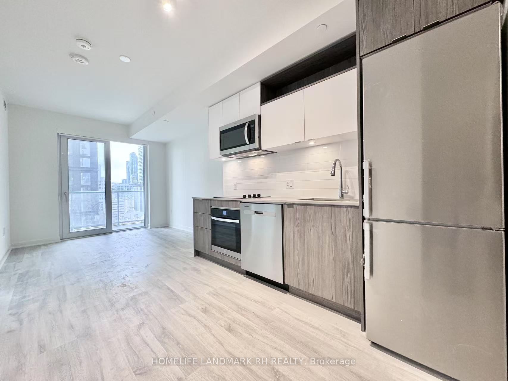 100 Dalhousie Street 1809, Toronto, ON M5B 0C7 photo 3
