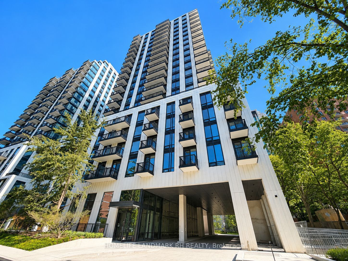 91 Montclair Avenue 331, Toronto, ON M5P 0B1 photo 2