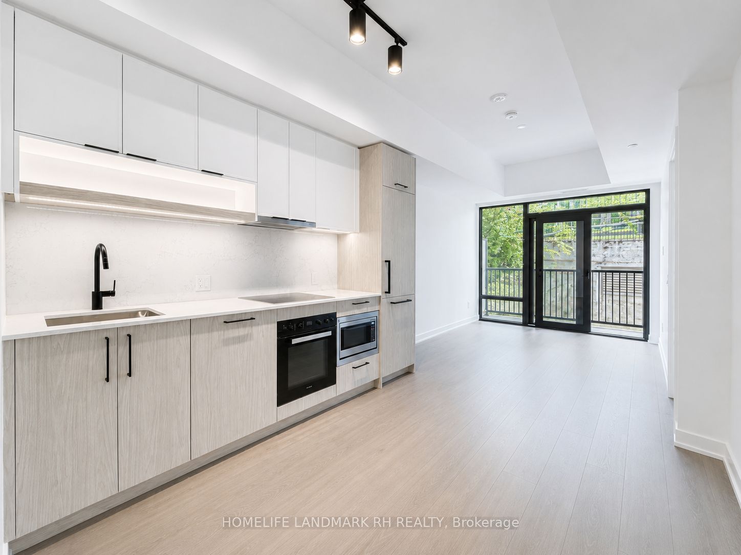 91 Montclair Avenue 331, Toronto, ON M5P 0B1 photo 3