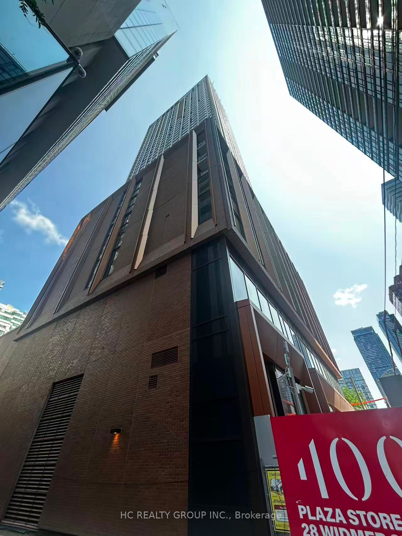 400 King Street W 1719, Toronto, ON M5V 1K2 photo 3