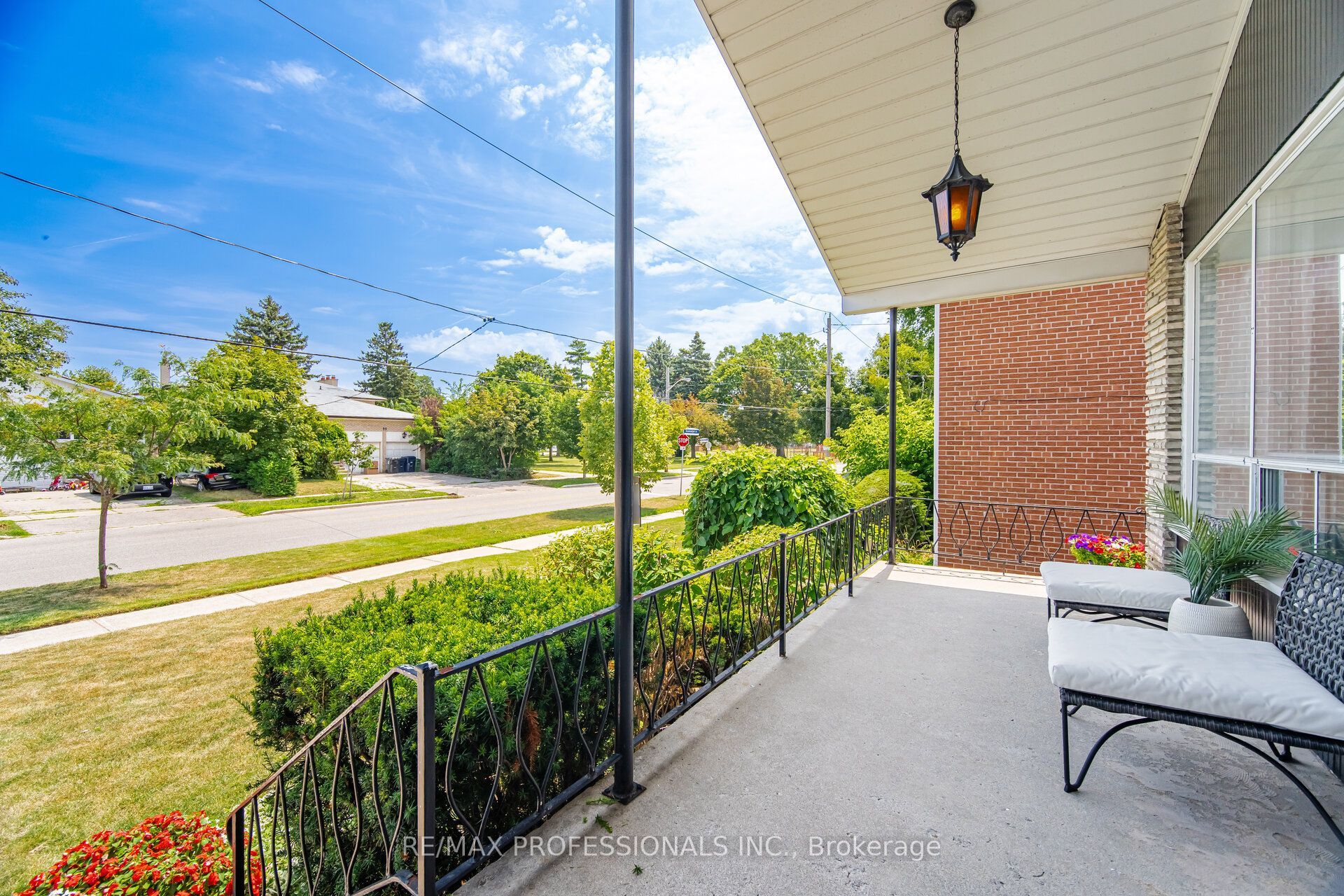 90 Peckham Avenue, Toronto, ON M2R 2V5 photo 2
