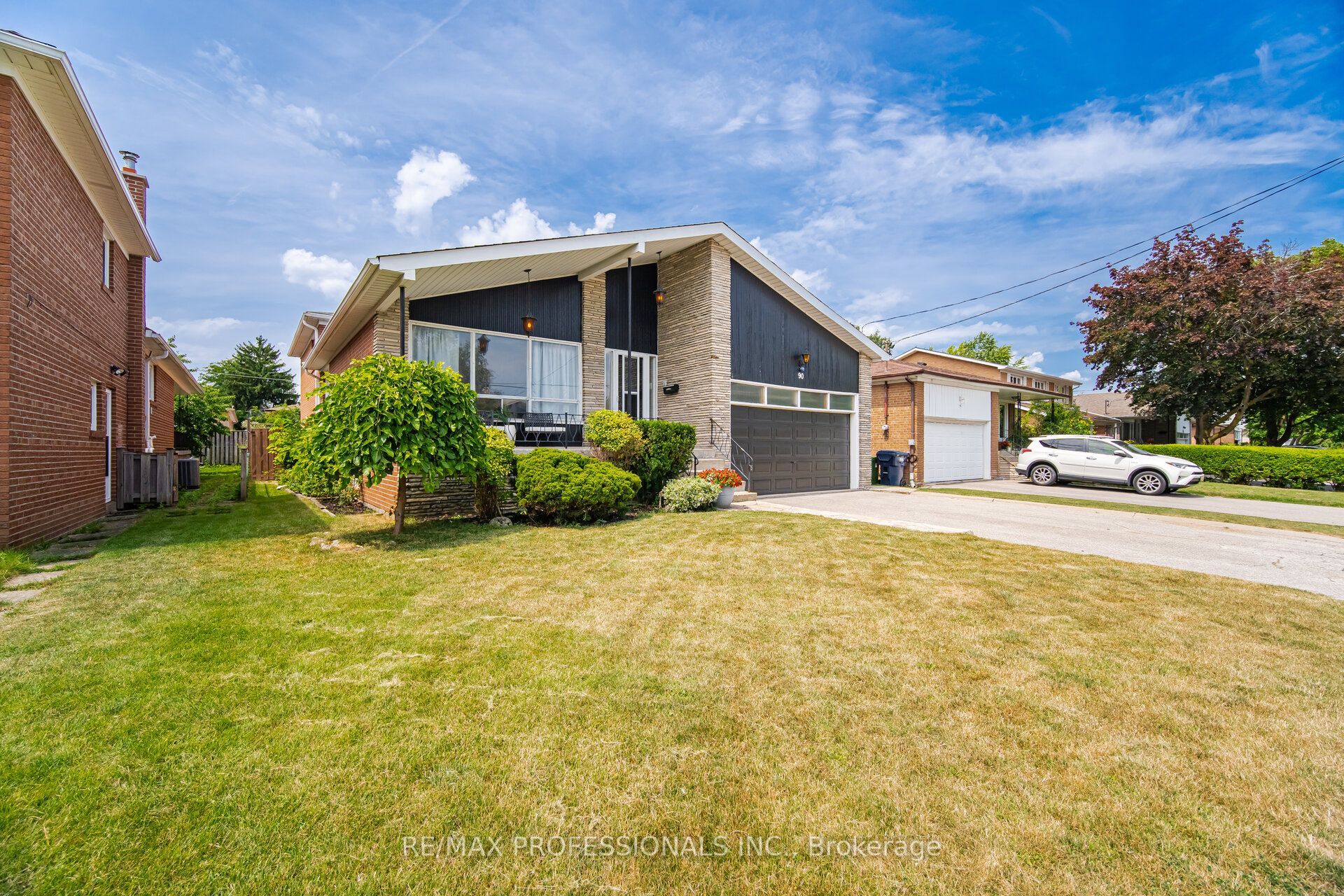 90 Peckham Avenue, Toronto, ON M2R 2V5 photo 3