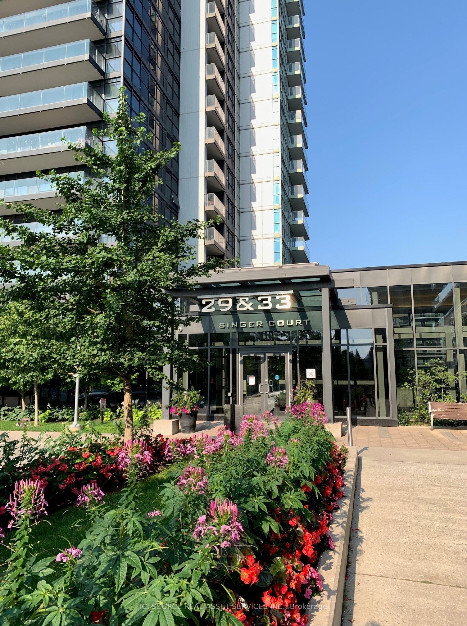 29 Singer Court 1007, Toronto, ON M2K 0B3 photo 2