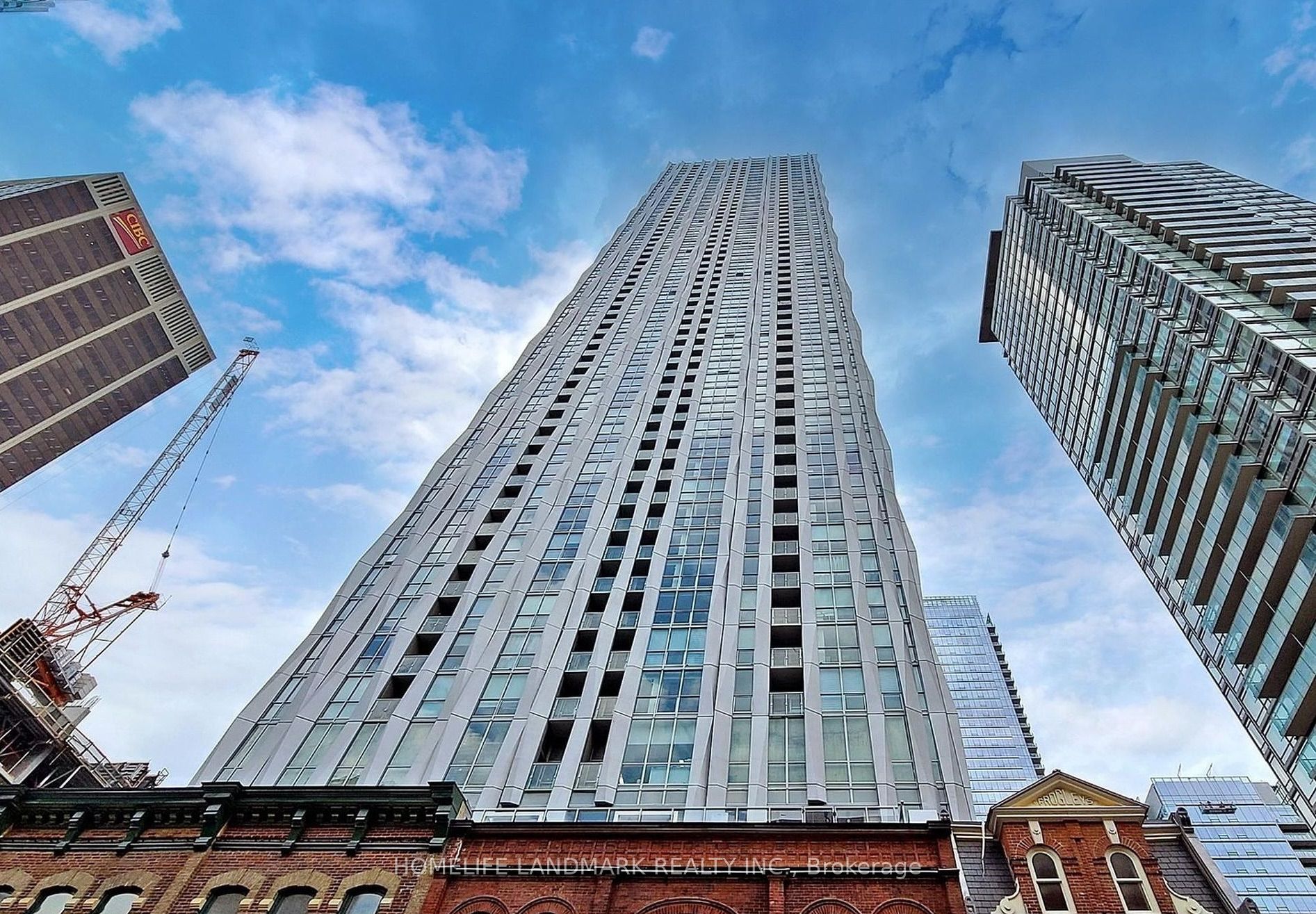 1 Yorkville Avenue 2409, Toronto, ON M4W 0B1 photo 2