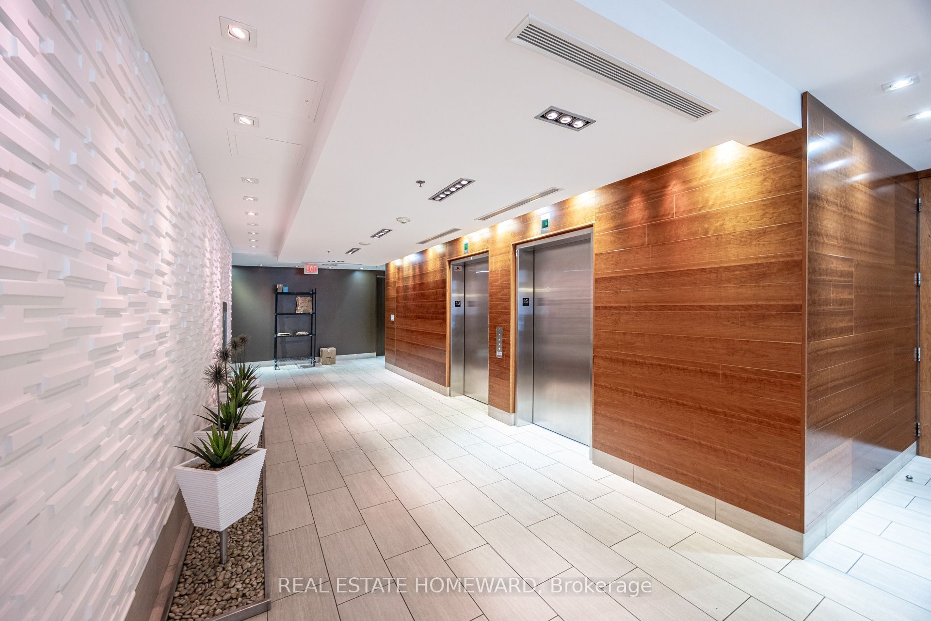205 Frederick Street 1001, Toronto, ON M5A 4V3 photo 3