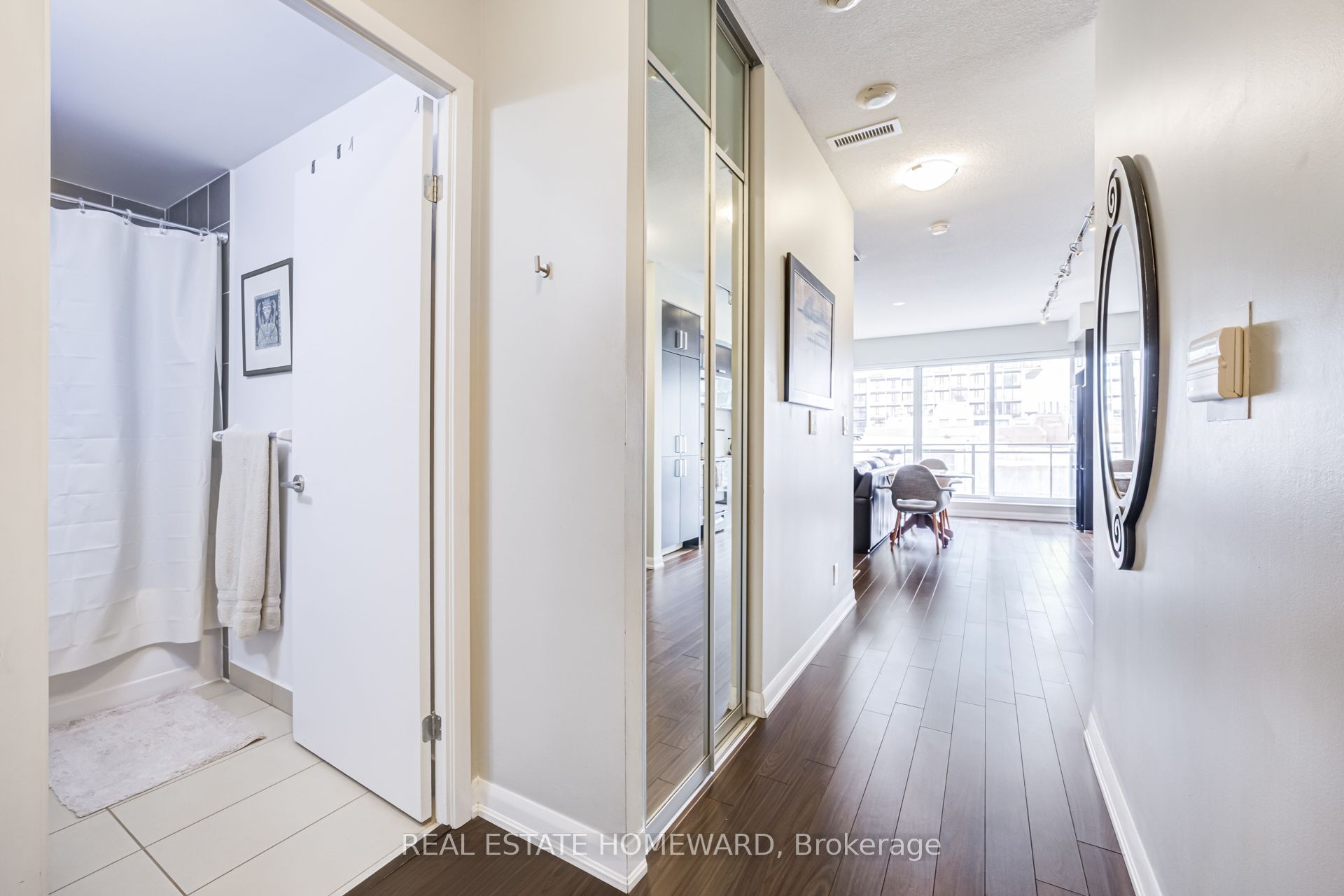 205 Frederick Street 1001, Toronto, ON M5A 4V3 photo 5