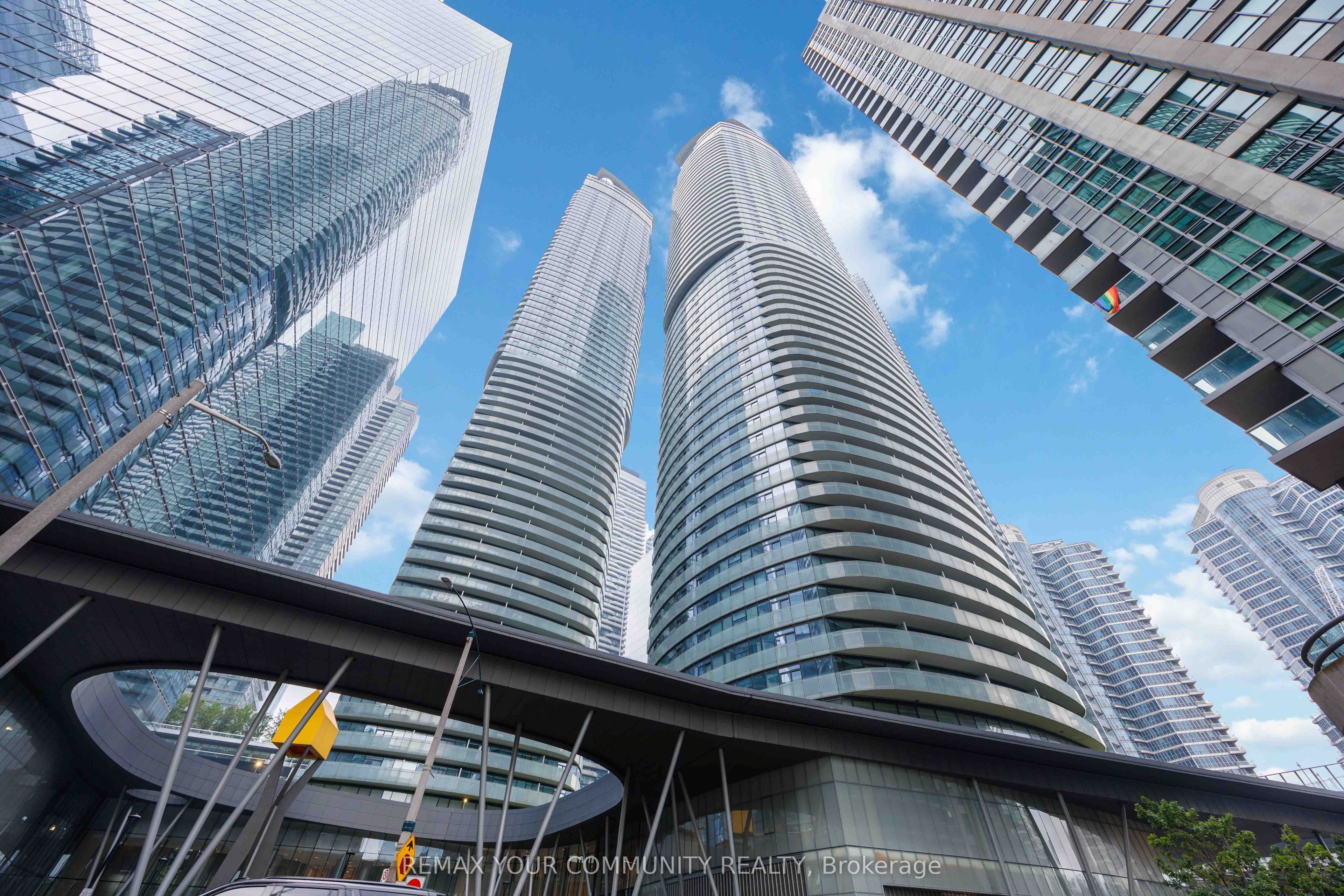 12 York Street S 5102, Toronto, ON M5J 2Z2
