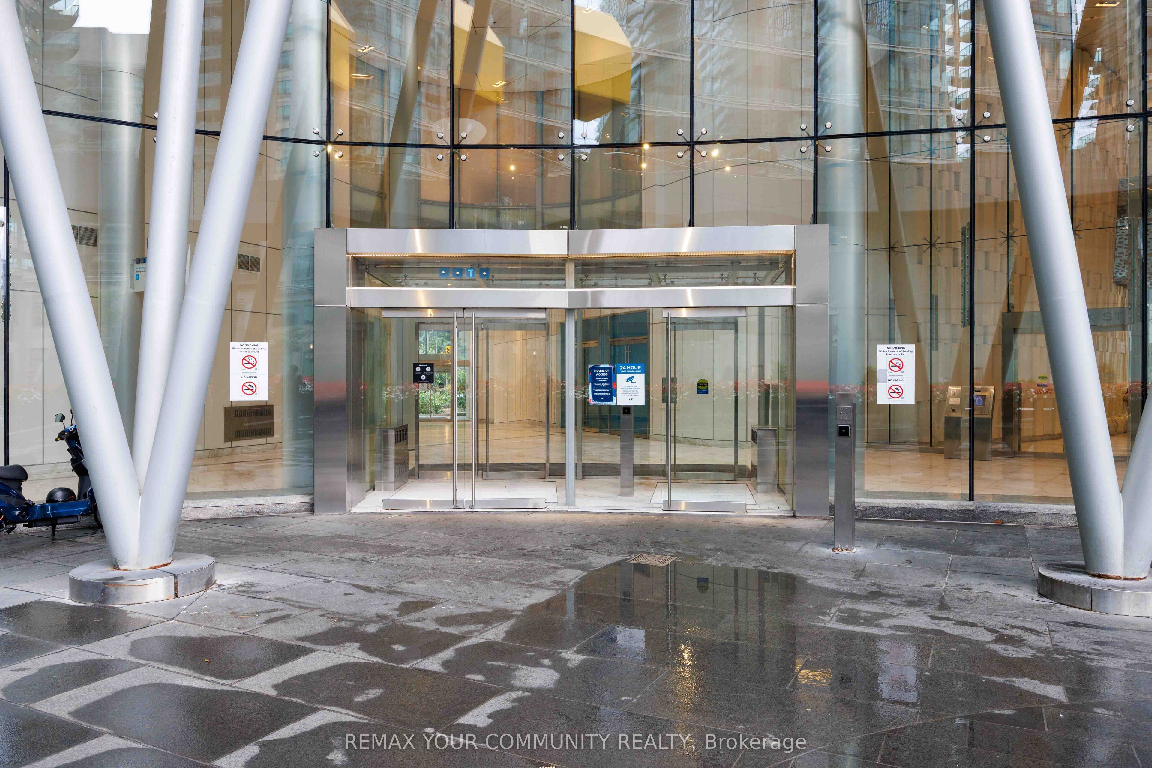 12 York Street S 5102, Toronto, ON M5J 2Z2 photo 3