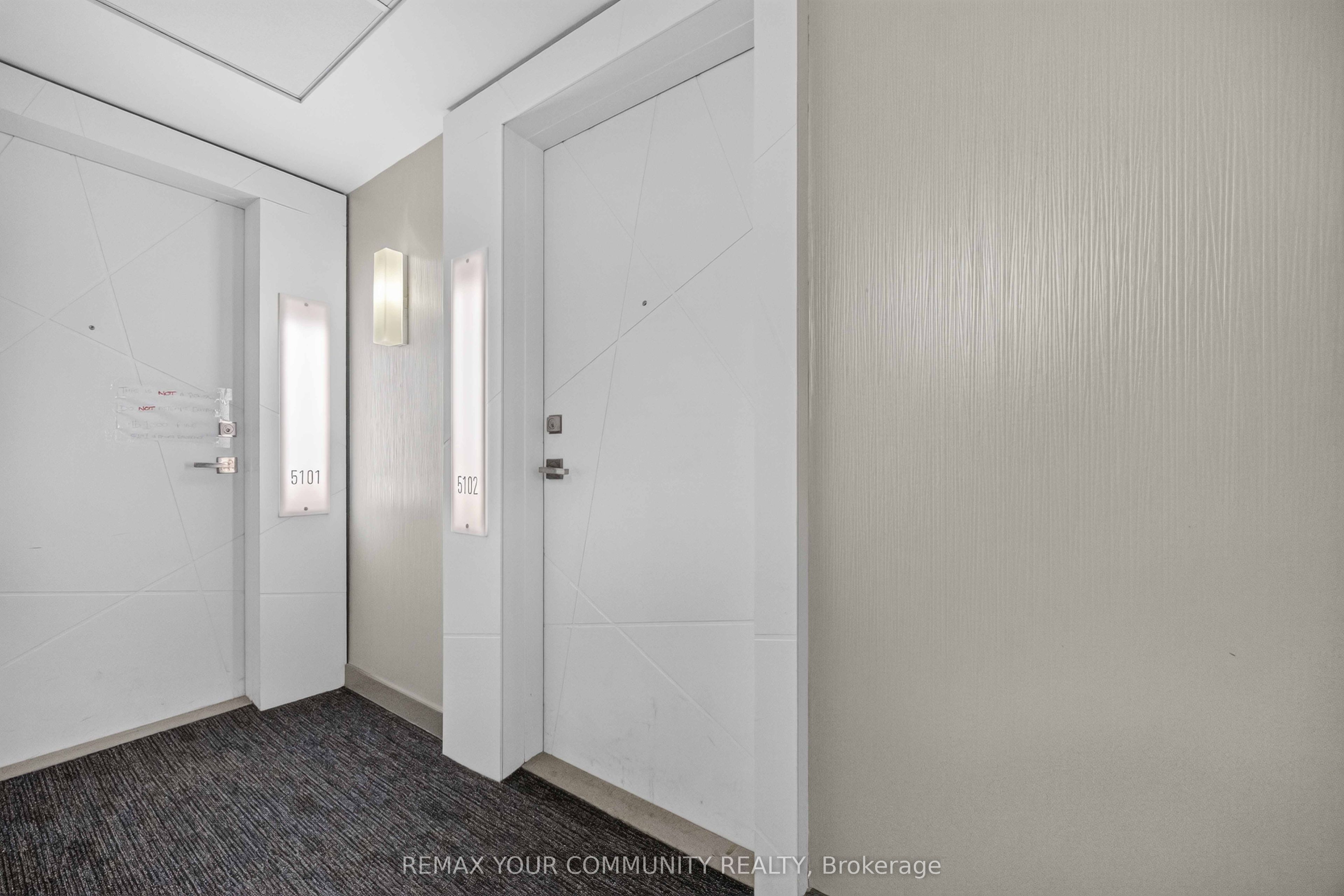 12 York Street S 5102, Toronto, ON M5J 2Z2 photo 5