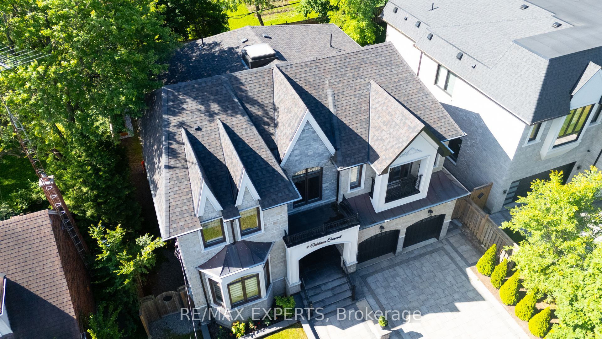 9 Calderon Crescent, Toronto, ON M2R 2E4 photo 3