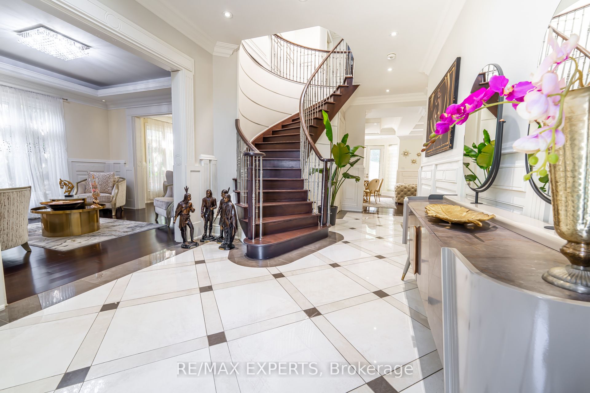 9 Calderon Crescent, Toronto, ON M2R 2E4 photo 5