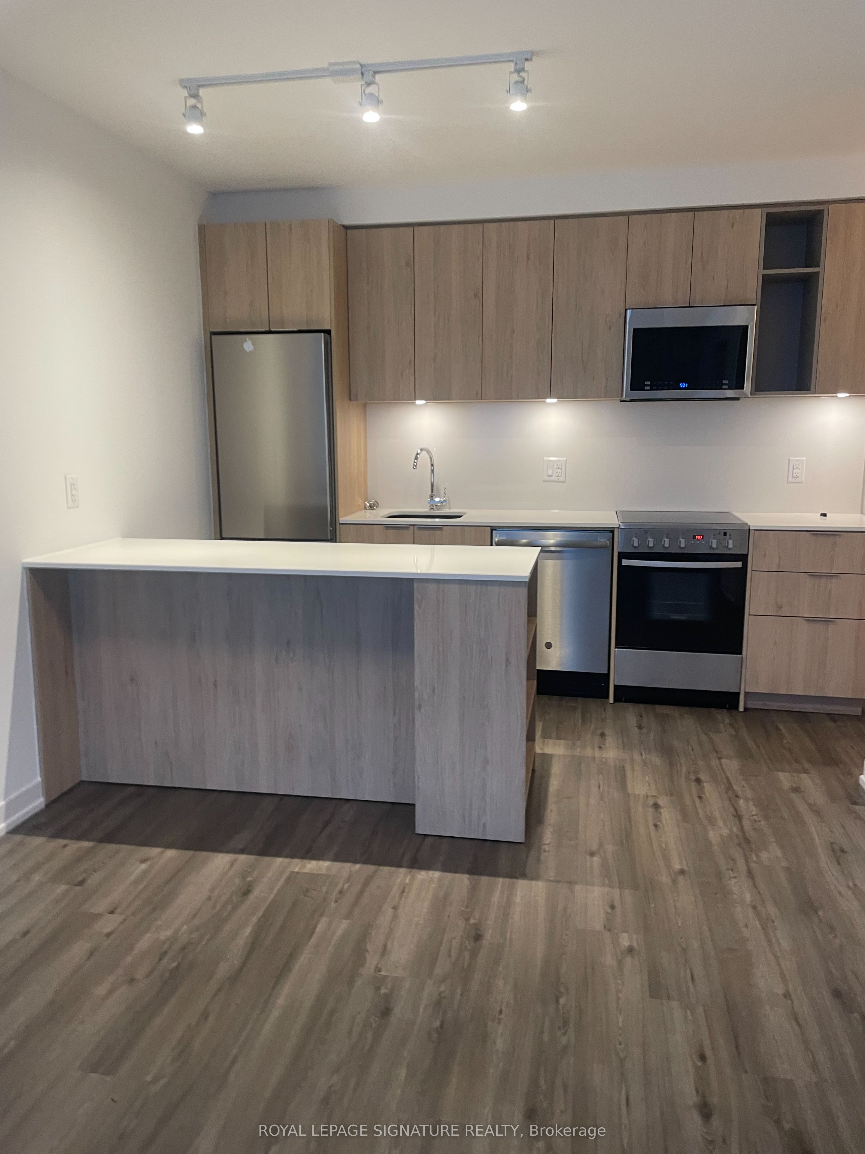 25 Nicholas Avenue 412, Toronto, ON M5A 0M9 photo 2