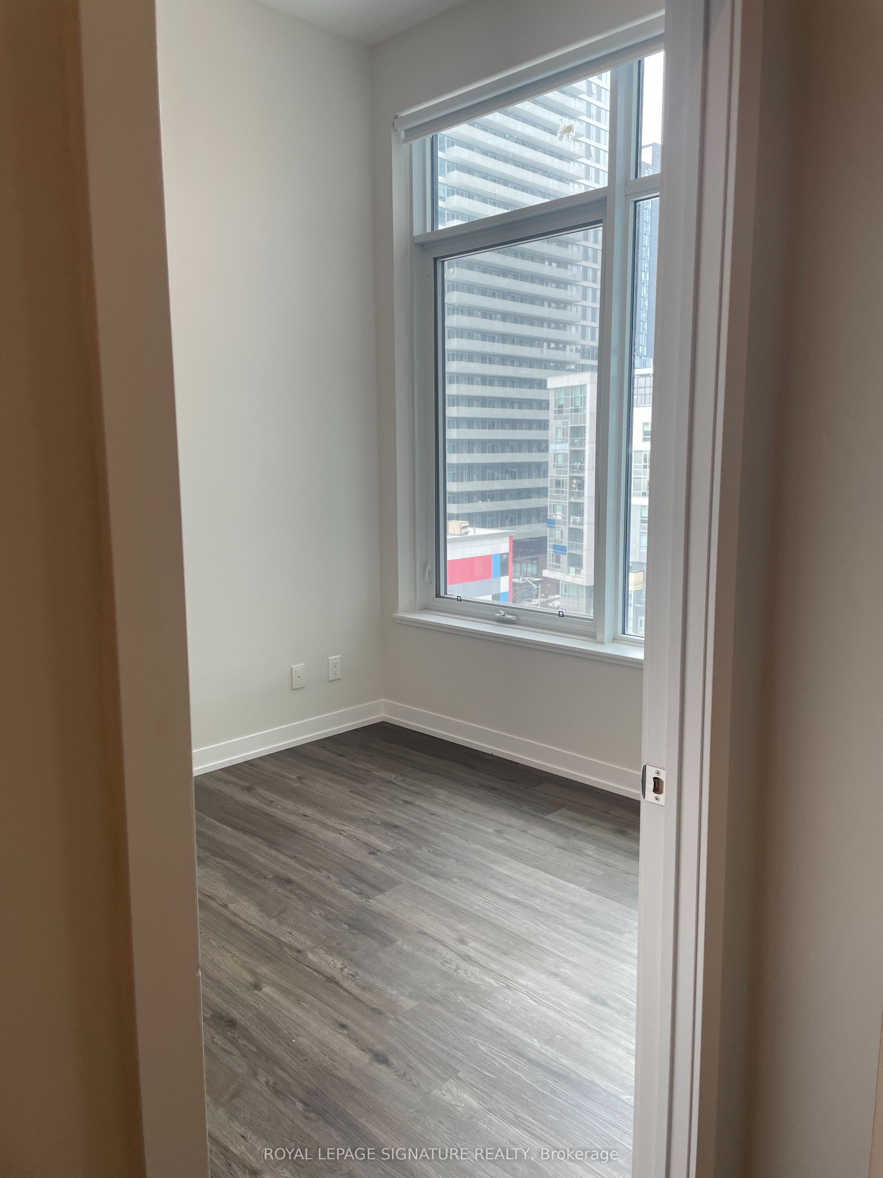 25 Nicholas Avenue 1504, Toronto, ON M5A 0M9 photo 4