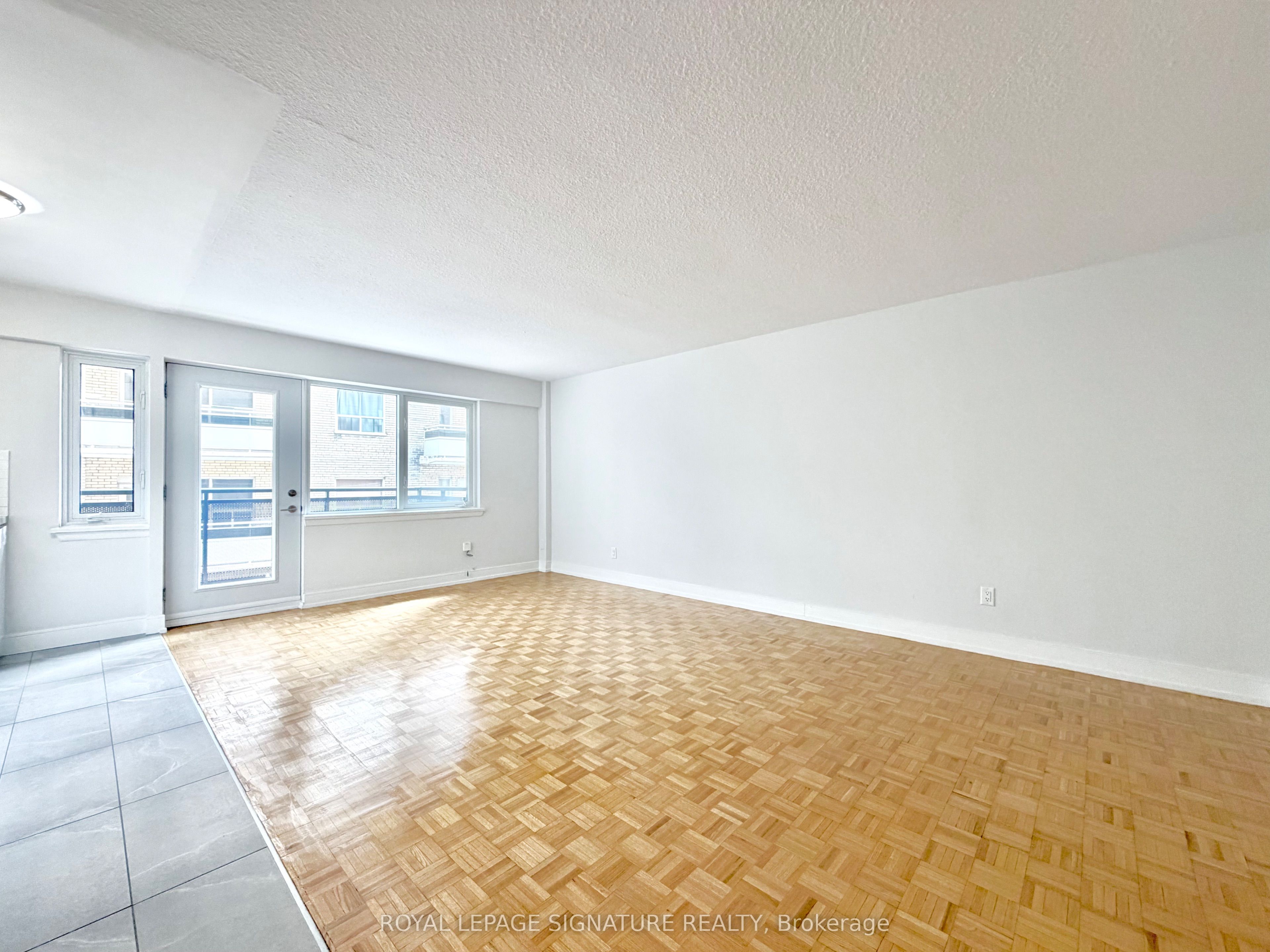 95 Lawton Boulevard 307, Toronto, ON M4V 1Z8 photo 5