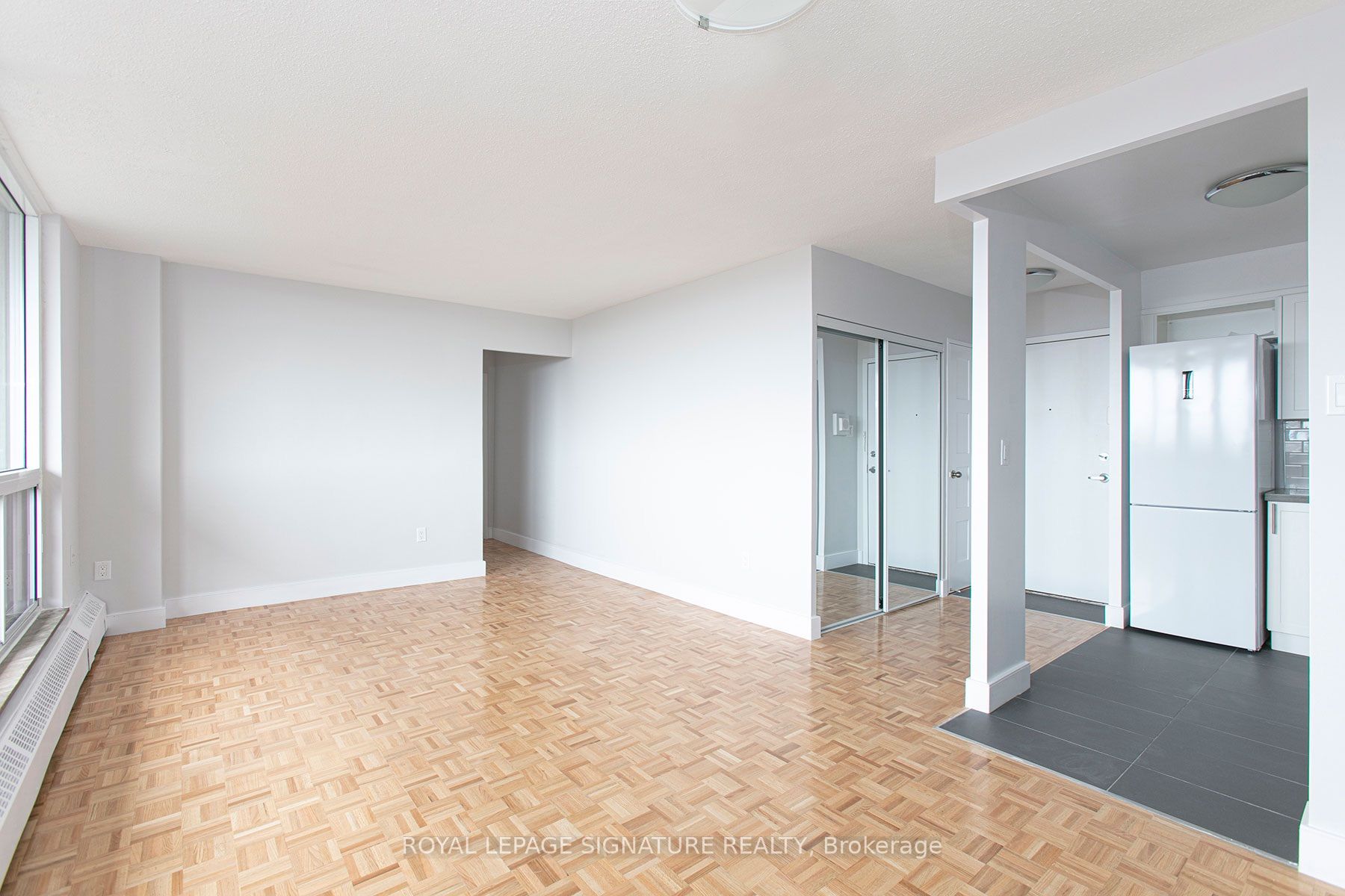 664 Spadina Avenue 404, Toronto, ON M5S 2H8