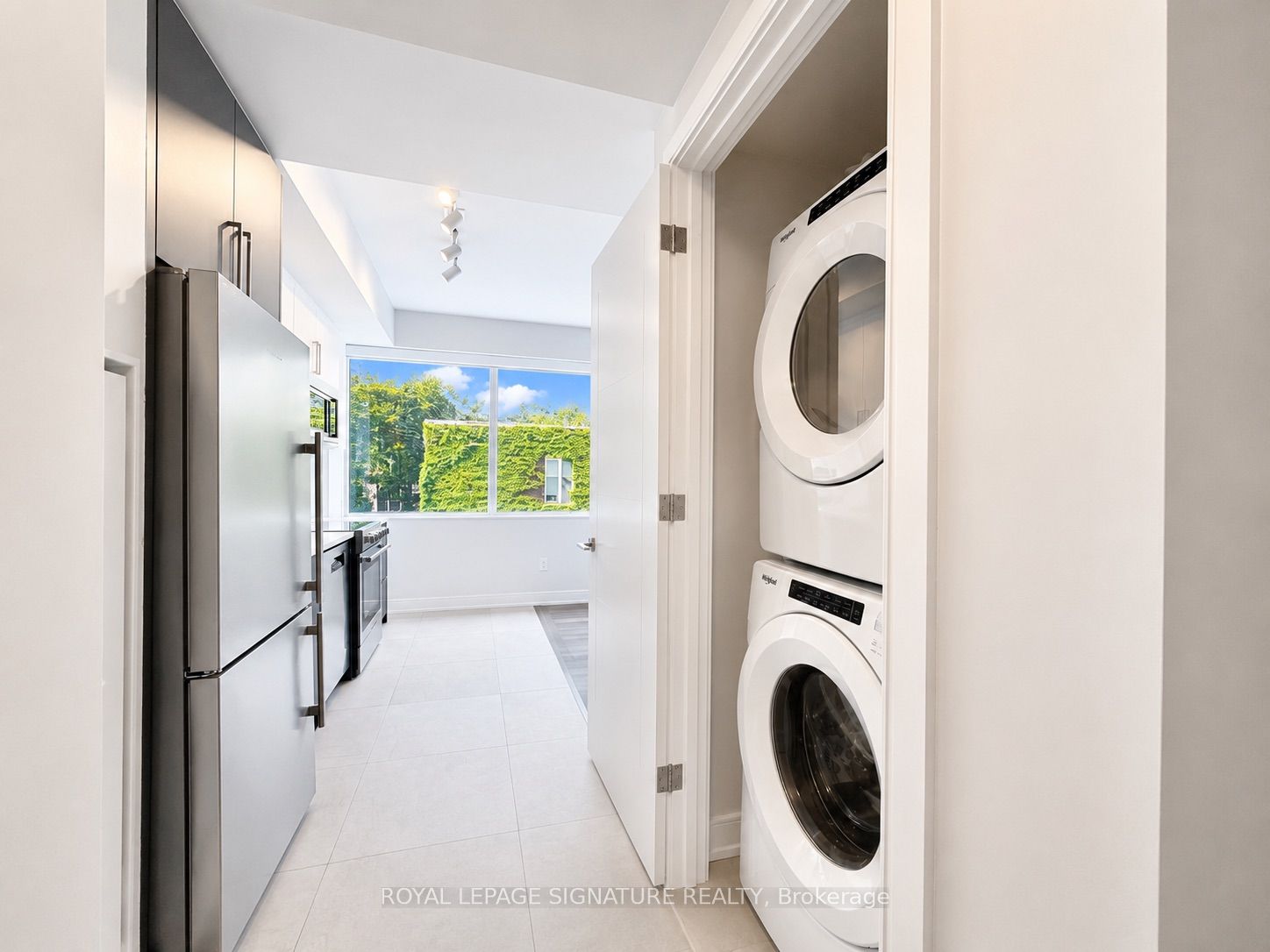 664 Spadina Avenue 204, Toronto, ON M5S 0G4 photo 4