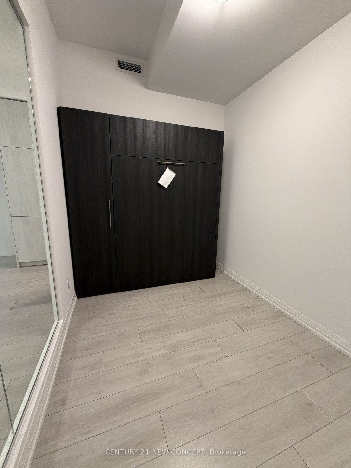 400 King Street W 812, Toronto, ON M5V 0X8 photo 4