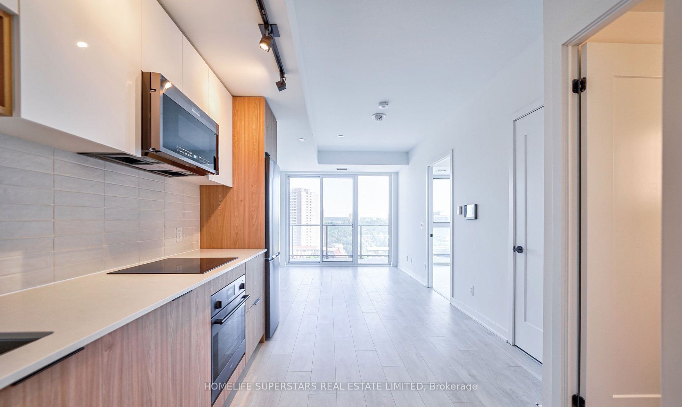 5 Defries Street 1611, Toronto, ON M5A 0W7