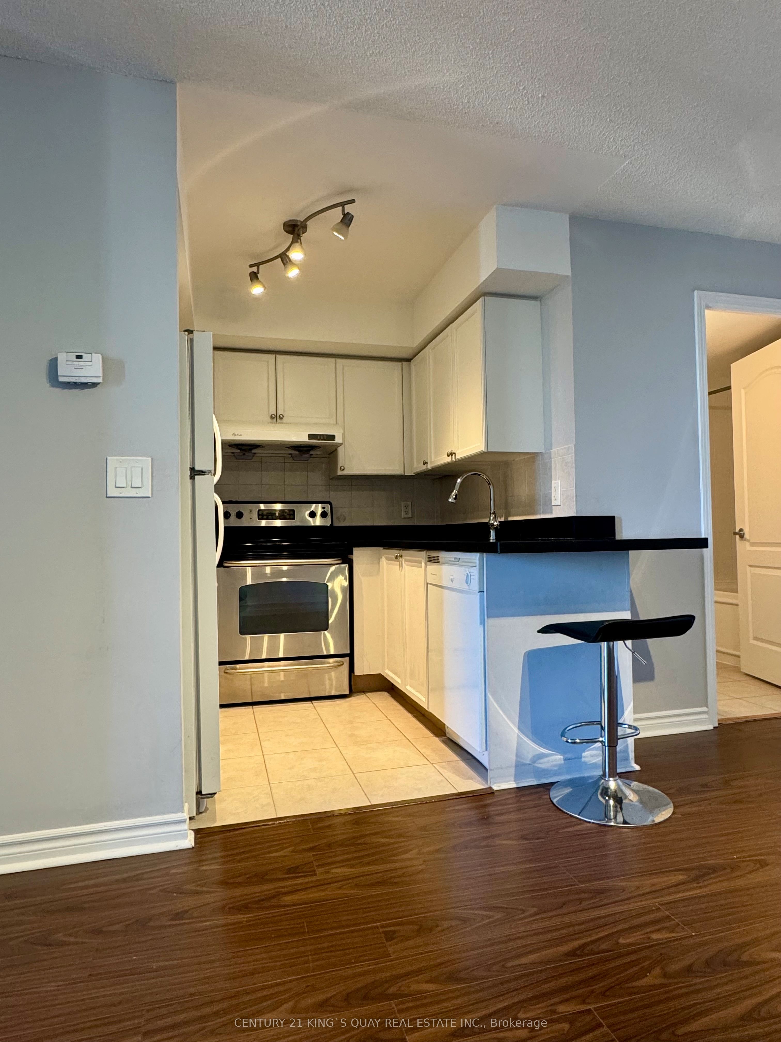 17 Barberry Place 2006, Toronto, ON M2K 3E2 photo 3
