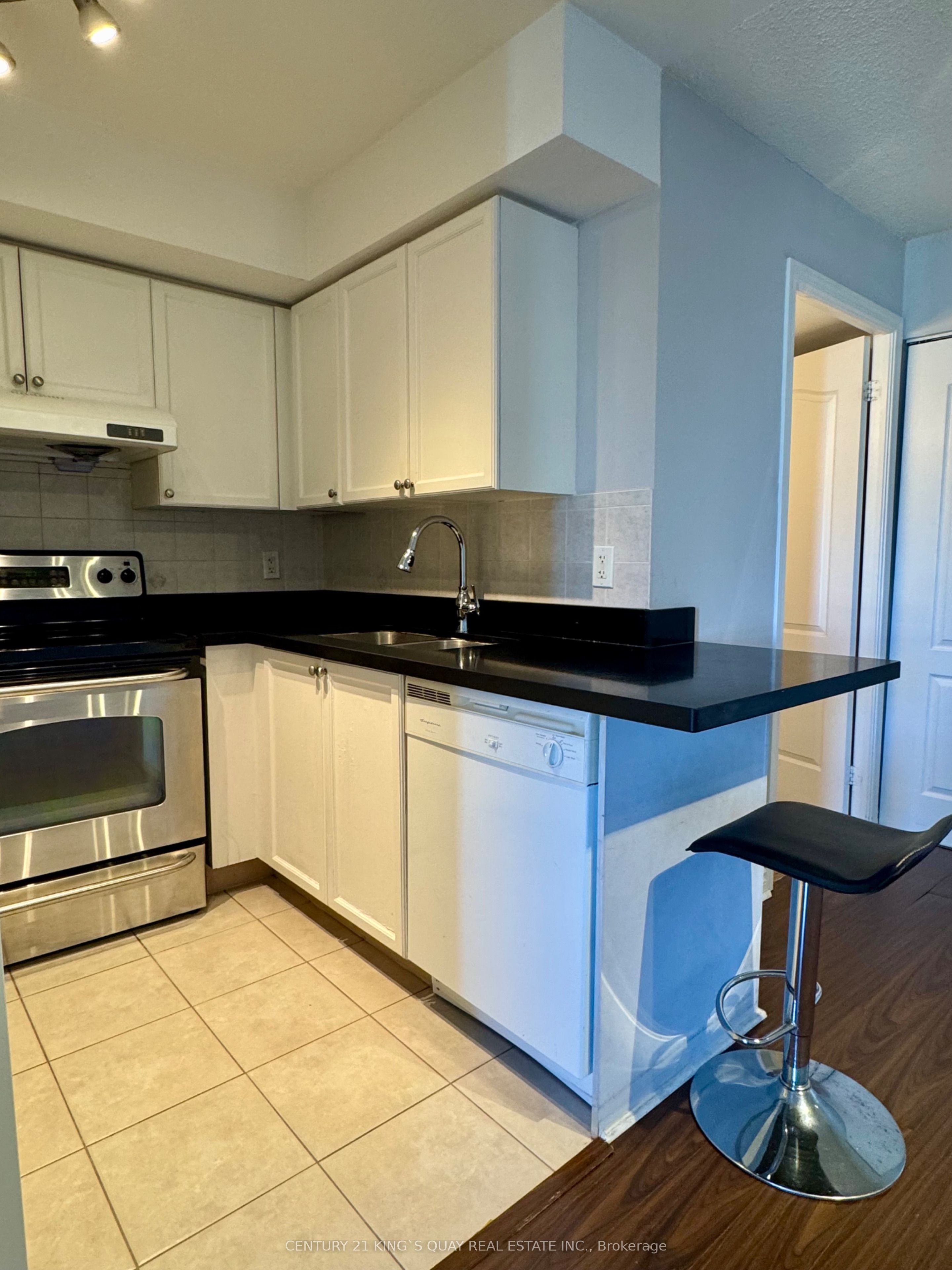 17 Barberry Place 2006, Toronto, ON M2K 3E2 photo 5