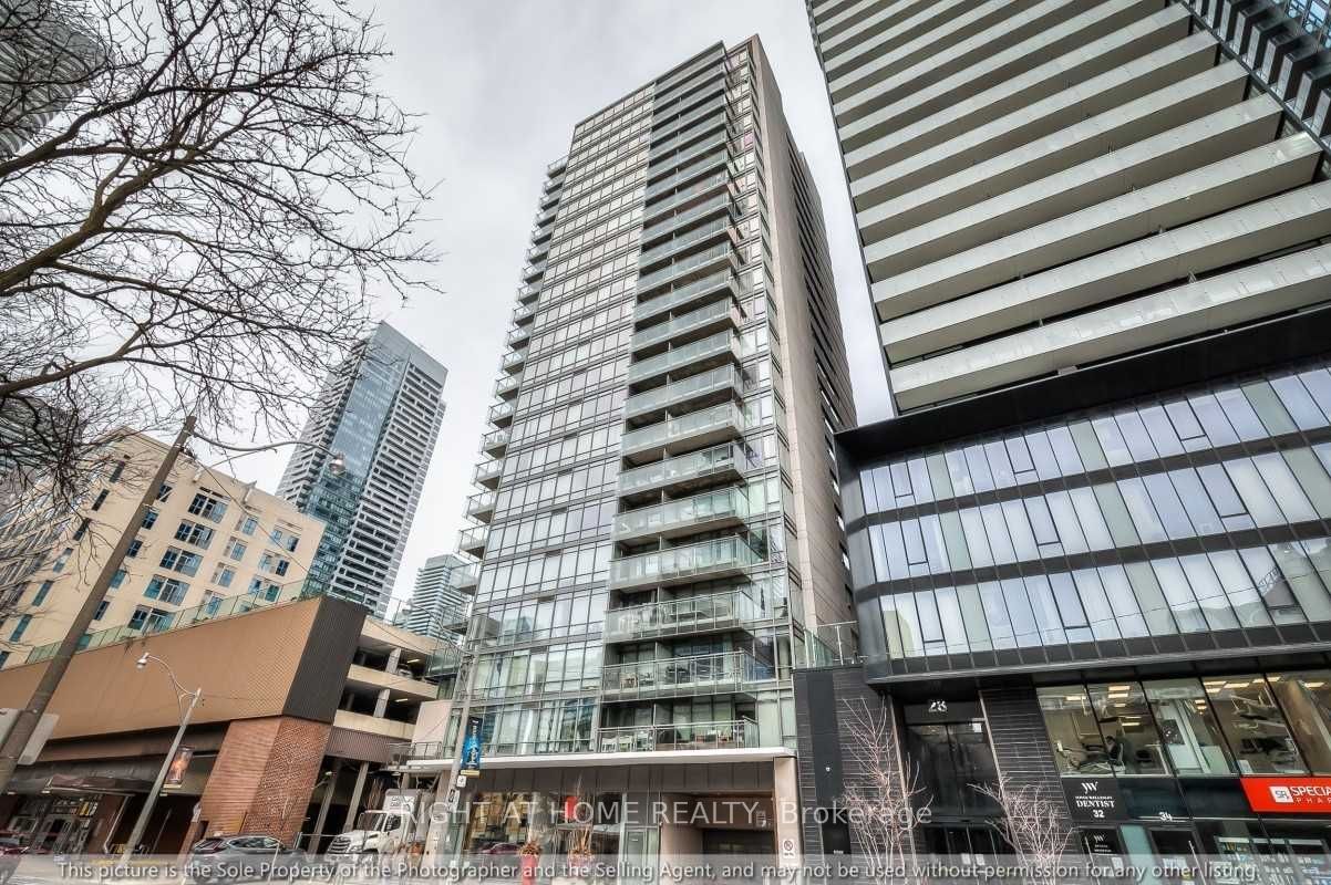 22 Wellesley Street E 502, Toronto, ON M4Y 1G3
