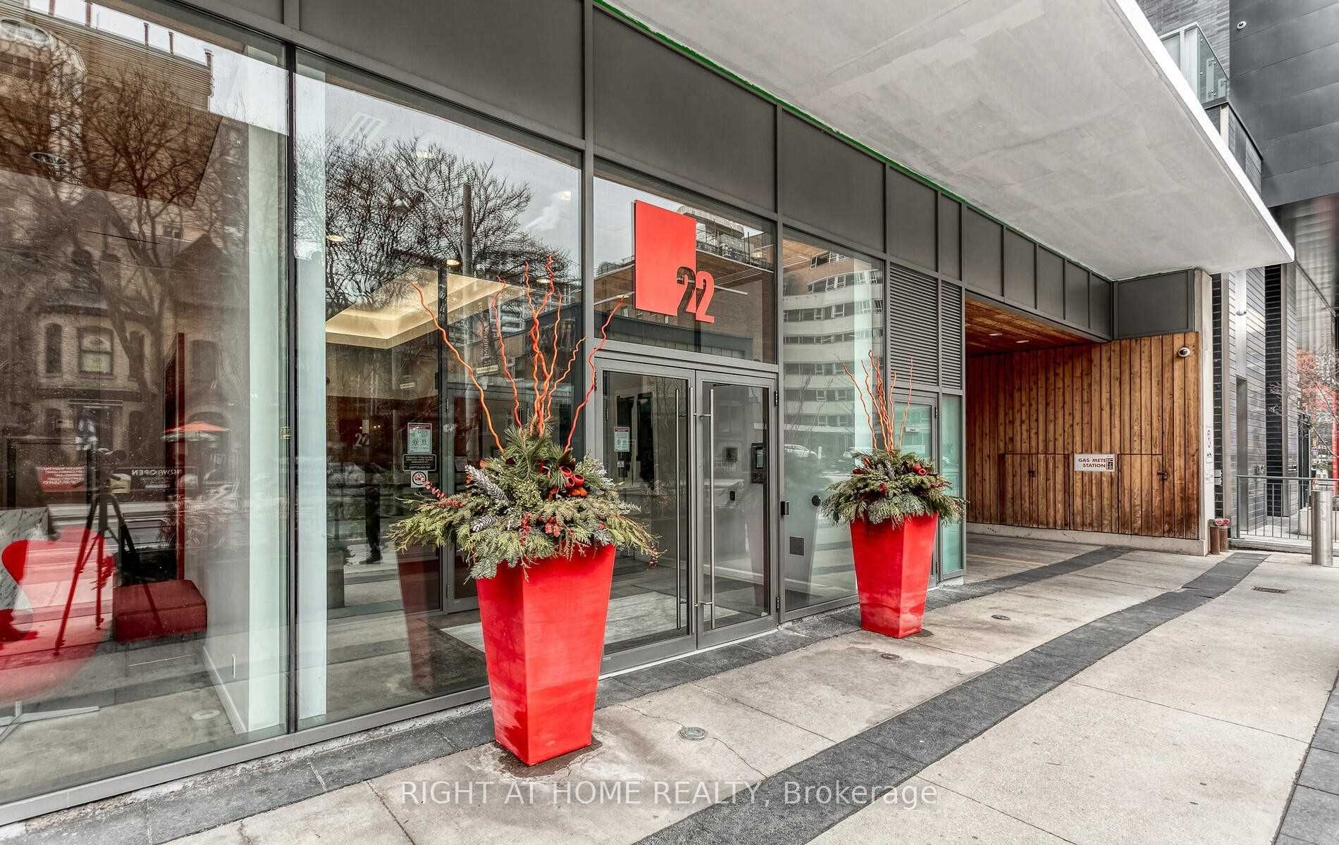 22 Wellesley Street E 502, Toronto, ON M4Y 1G3 photo 2