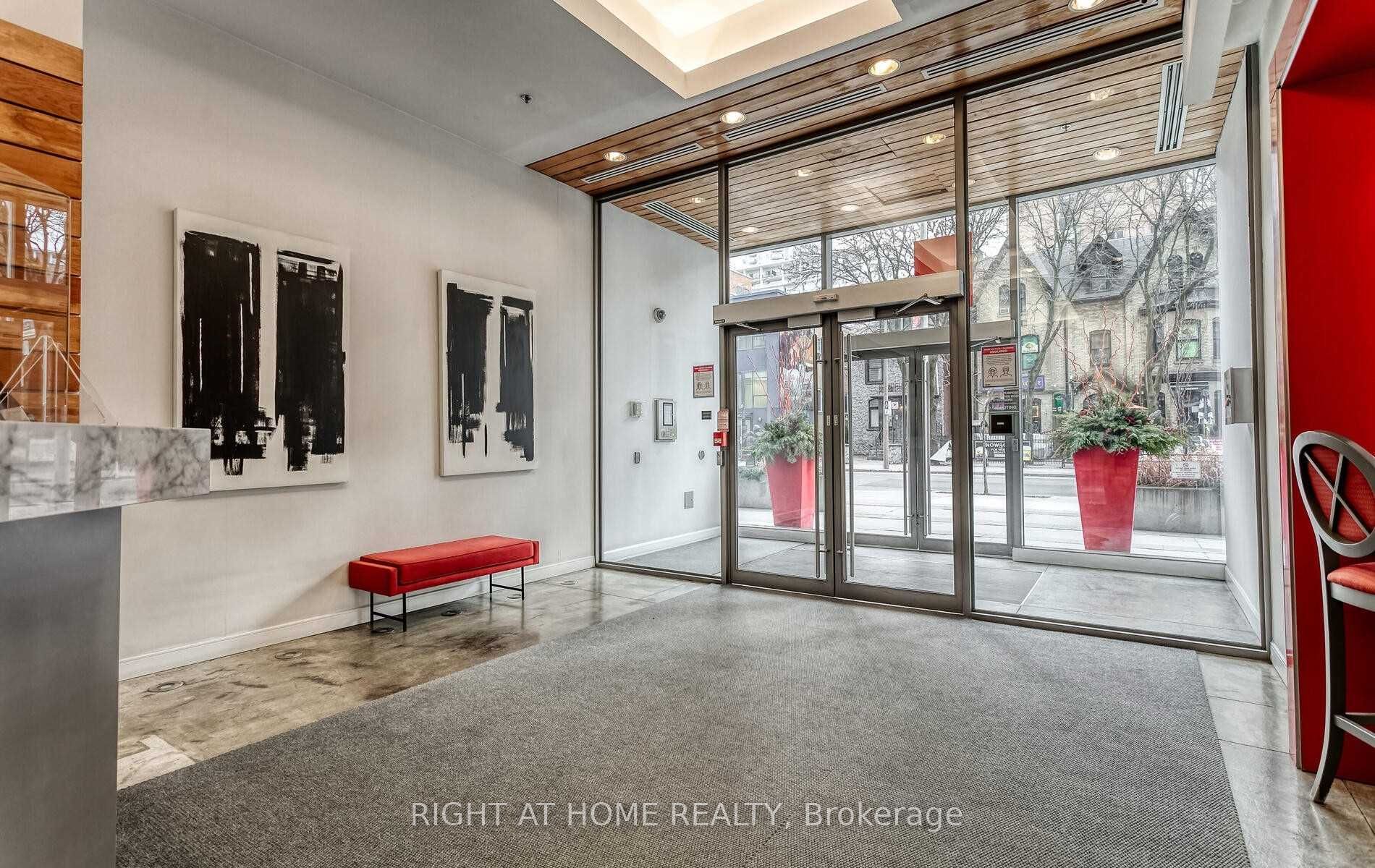 22 Wellesley Street E 502, Toronto, ON M4Y 1G3 photo 4