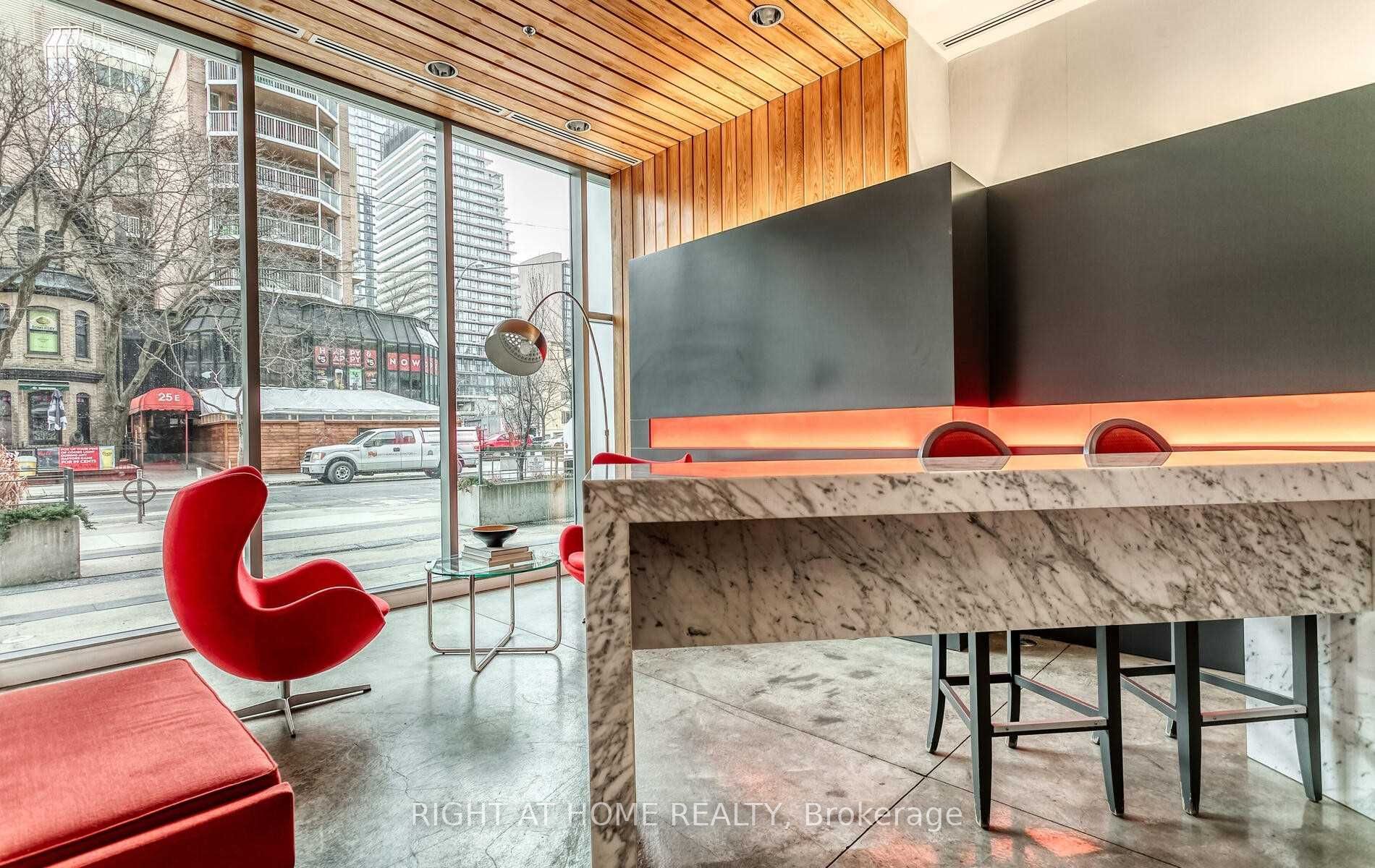 22 Wellesley Street E 502, Toronto, ON M4Y 1G3 photo 5