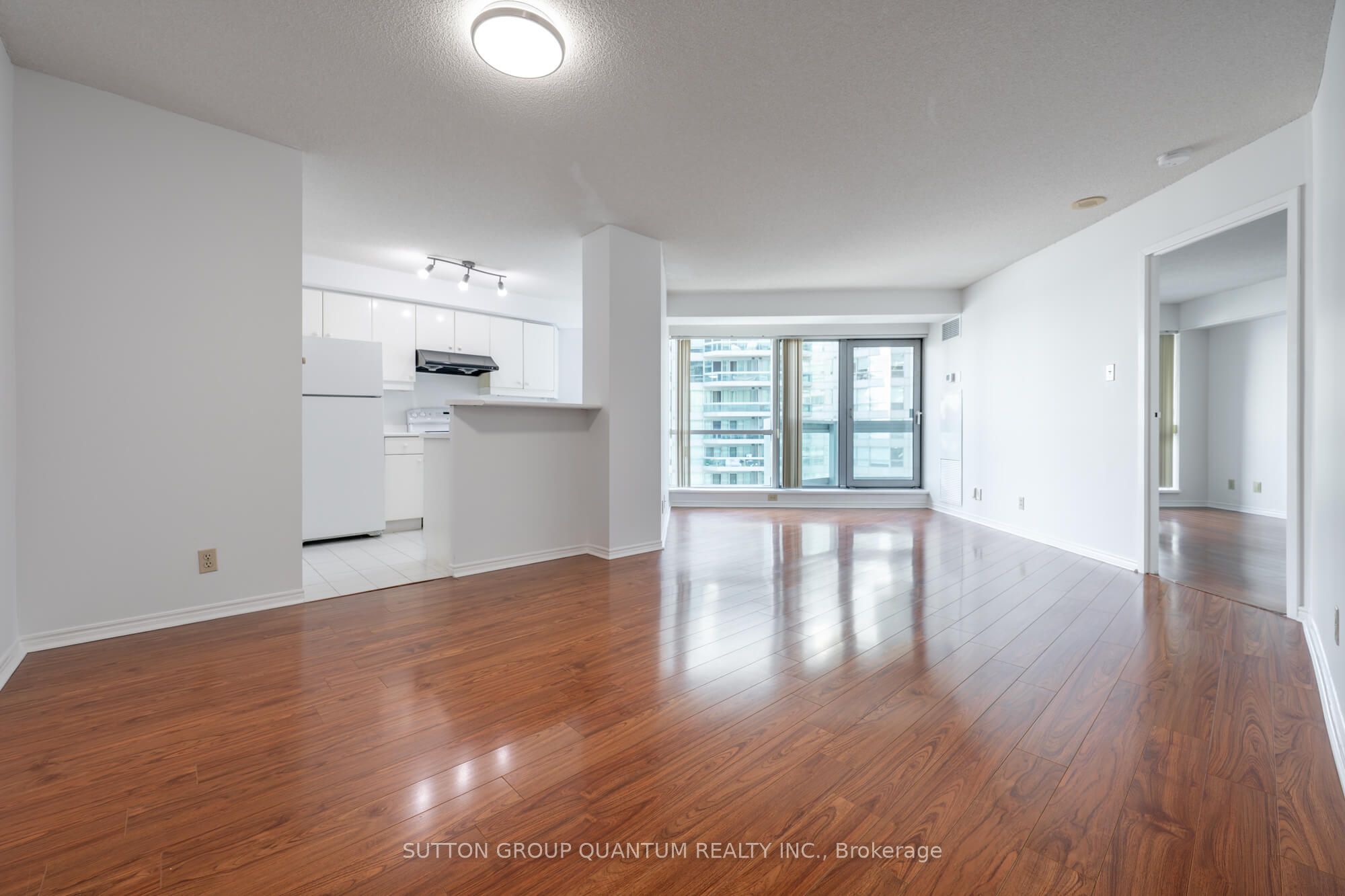 10 Yonge Street 2113, Toronto, ON M5E 1R4 photo 4