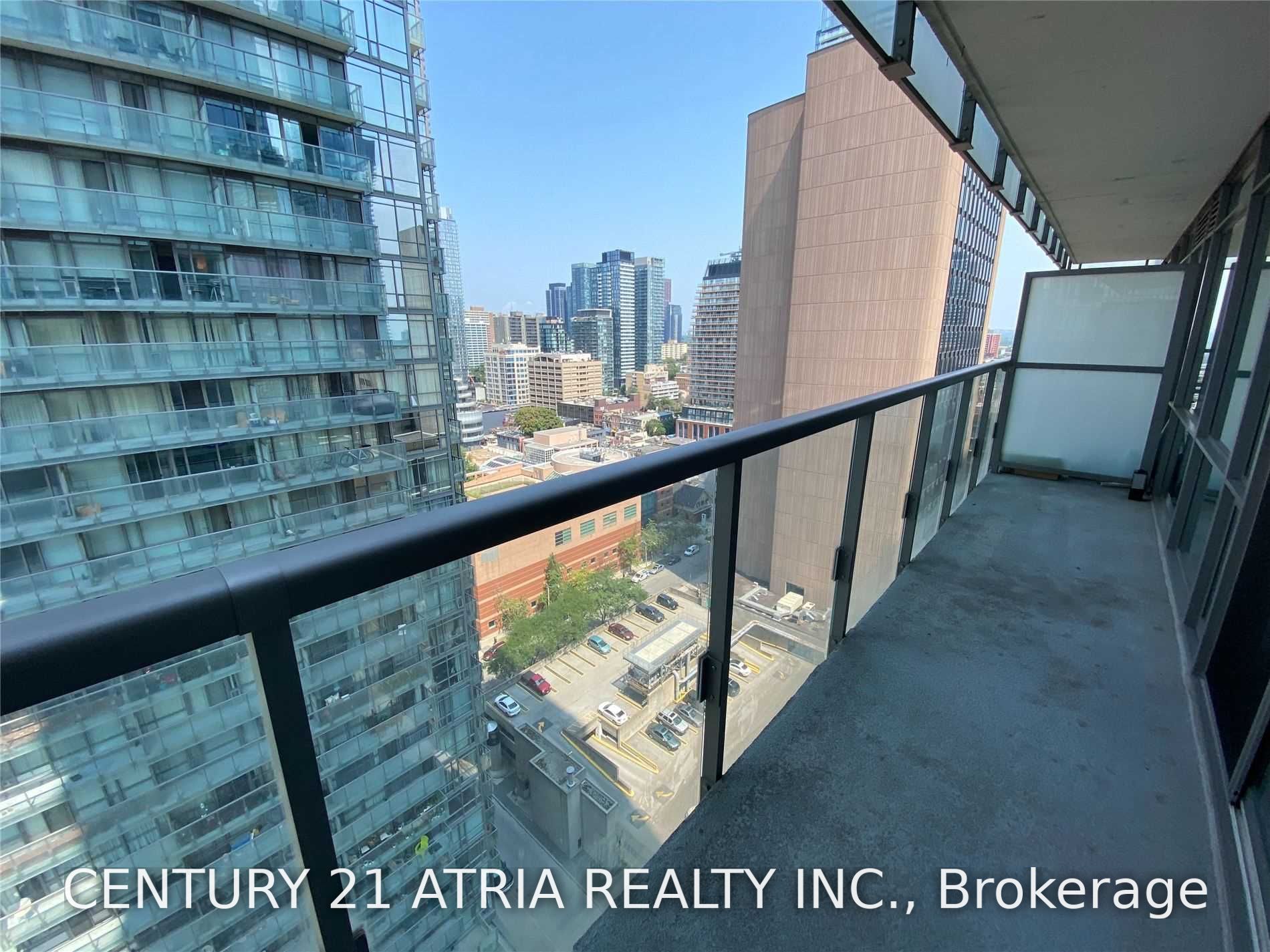 38 Grenville Street 1910, Toronto, ON M4Y 1A5 photo 4