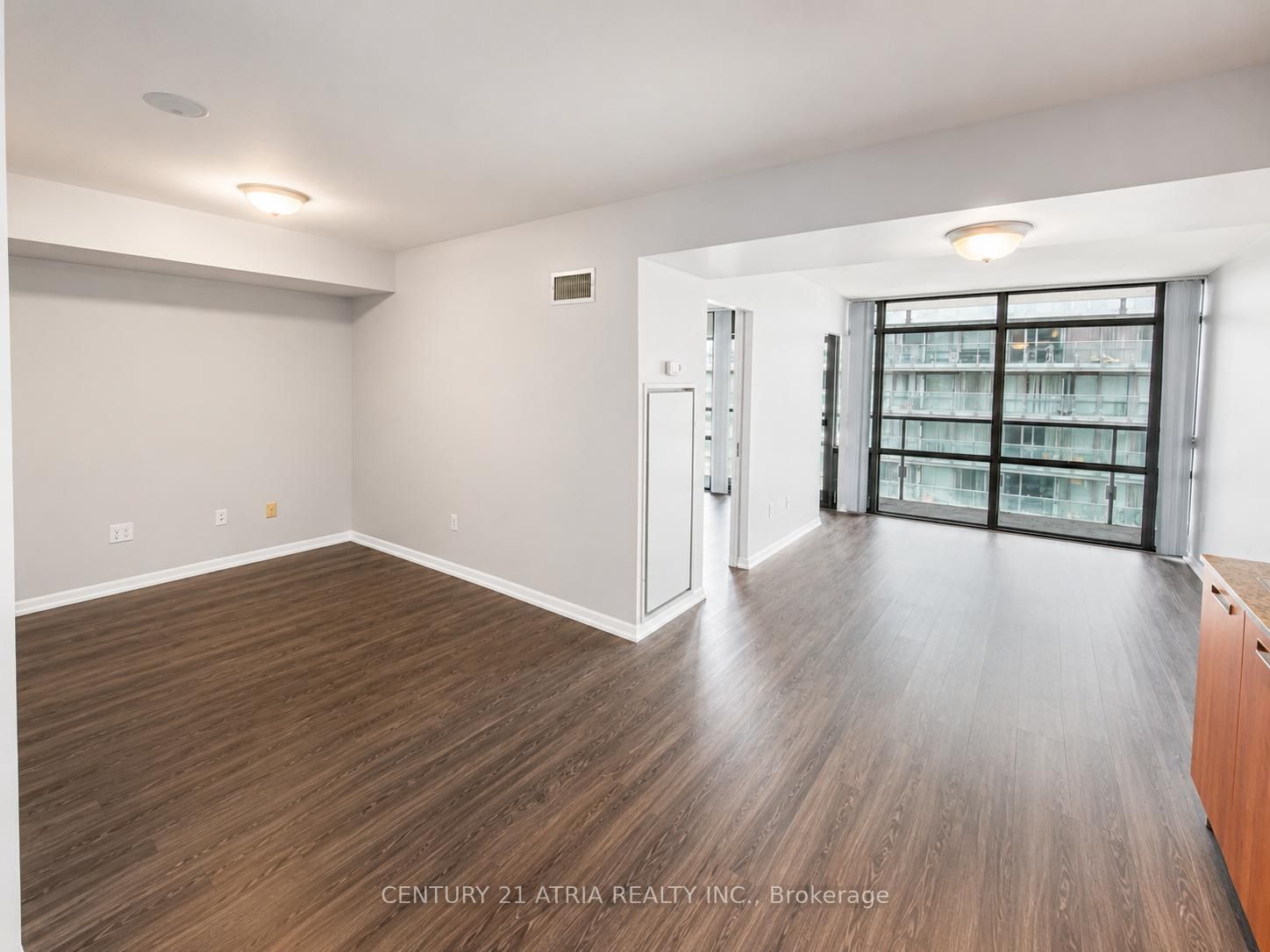 38 Grenville Street 1910, Toronto, ON M4Y 1A5 photo 5