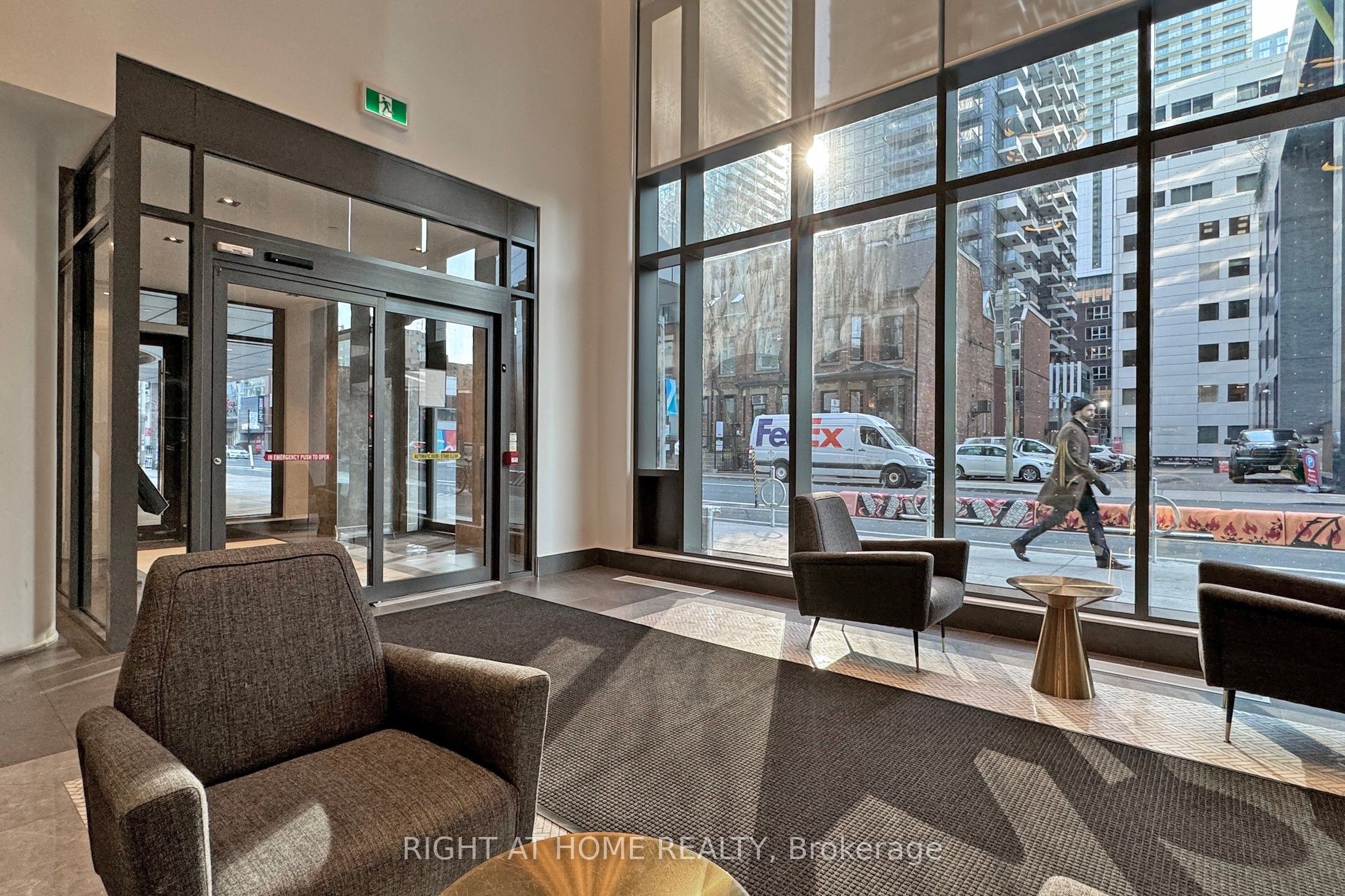 330 Richmond Street W 209, Toronto, ON M5V 0M4 photo 4