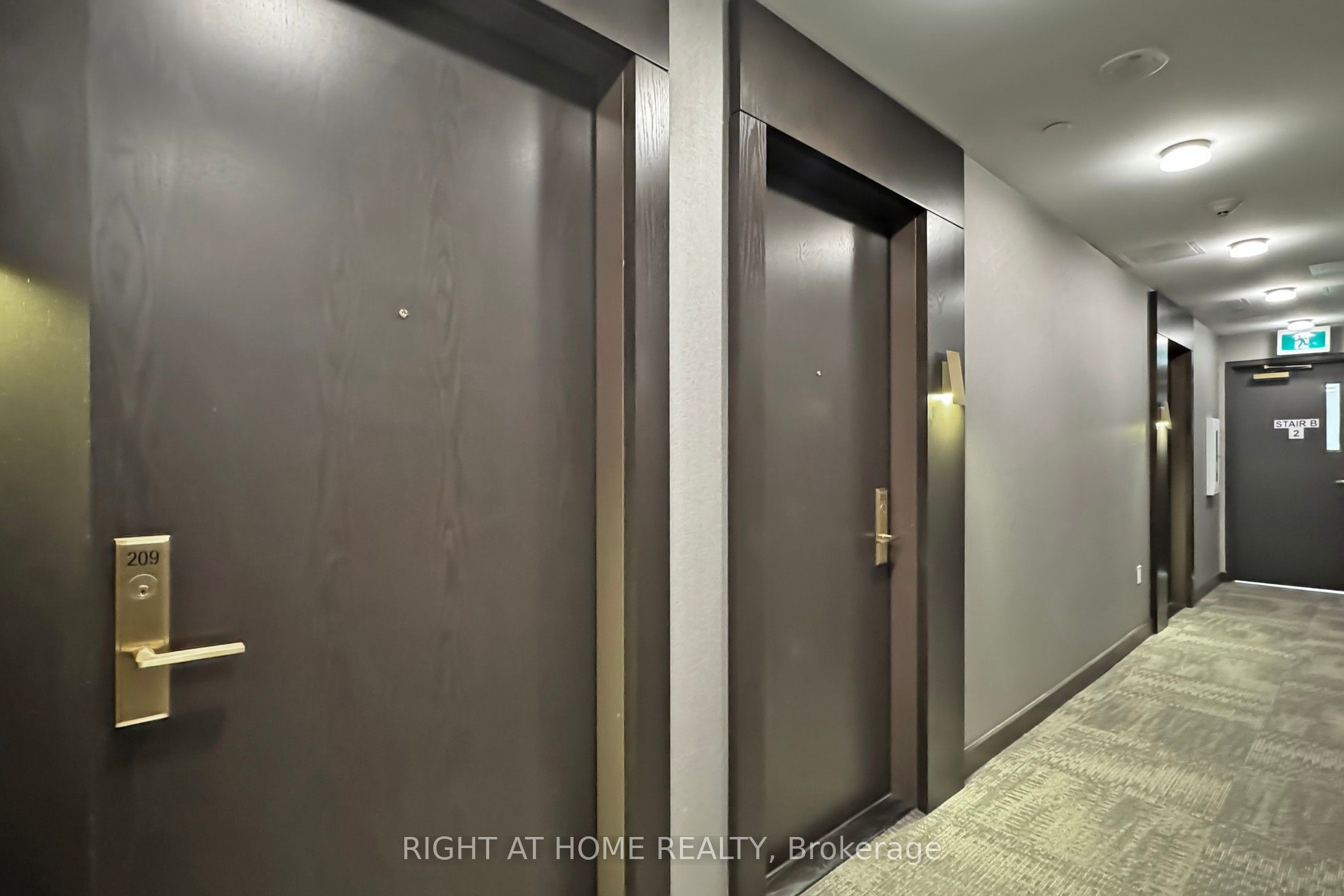 330 Richmond Street W 209, Toronto, ON M5V 0M4 photo 5