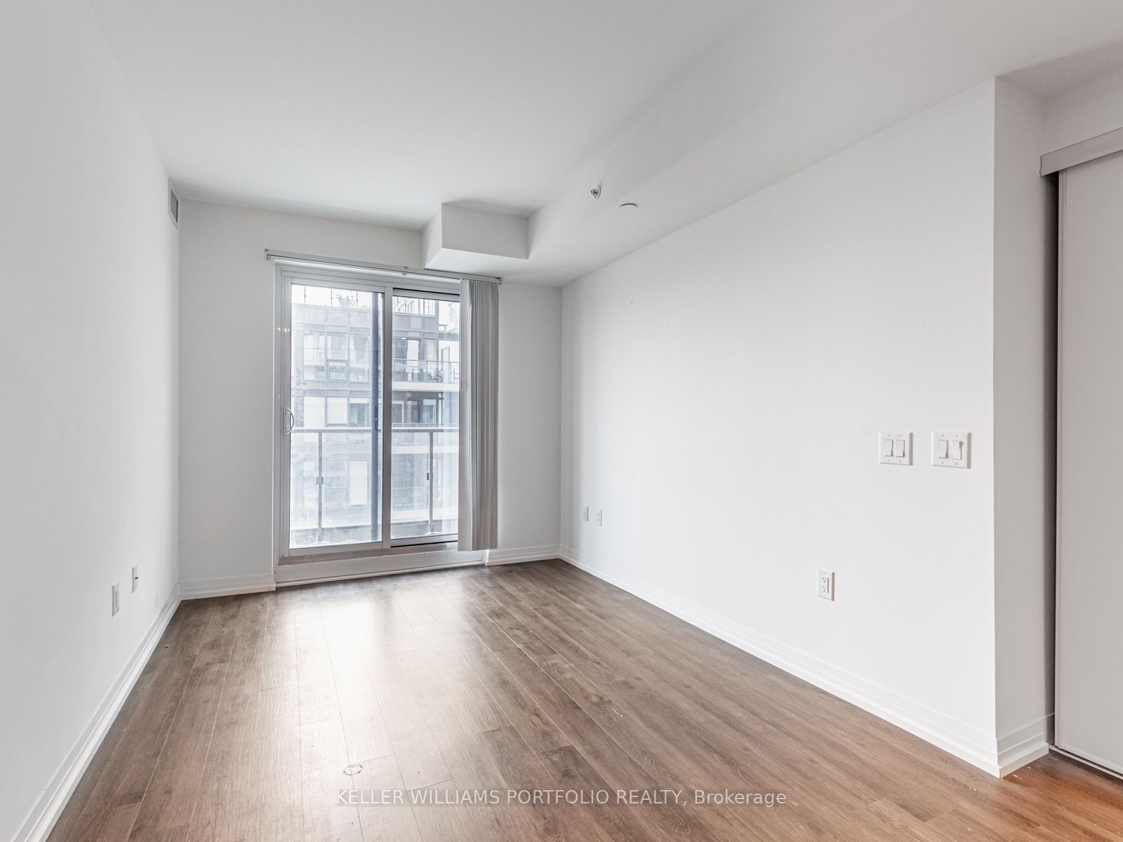 251 Jarvis Street 1633, Toronto, ON M5B 0C3 photo 4