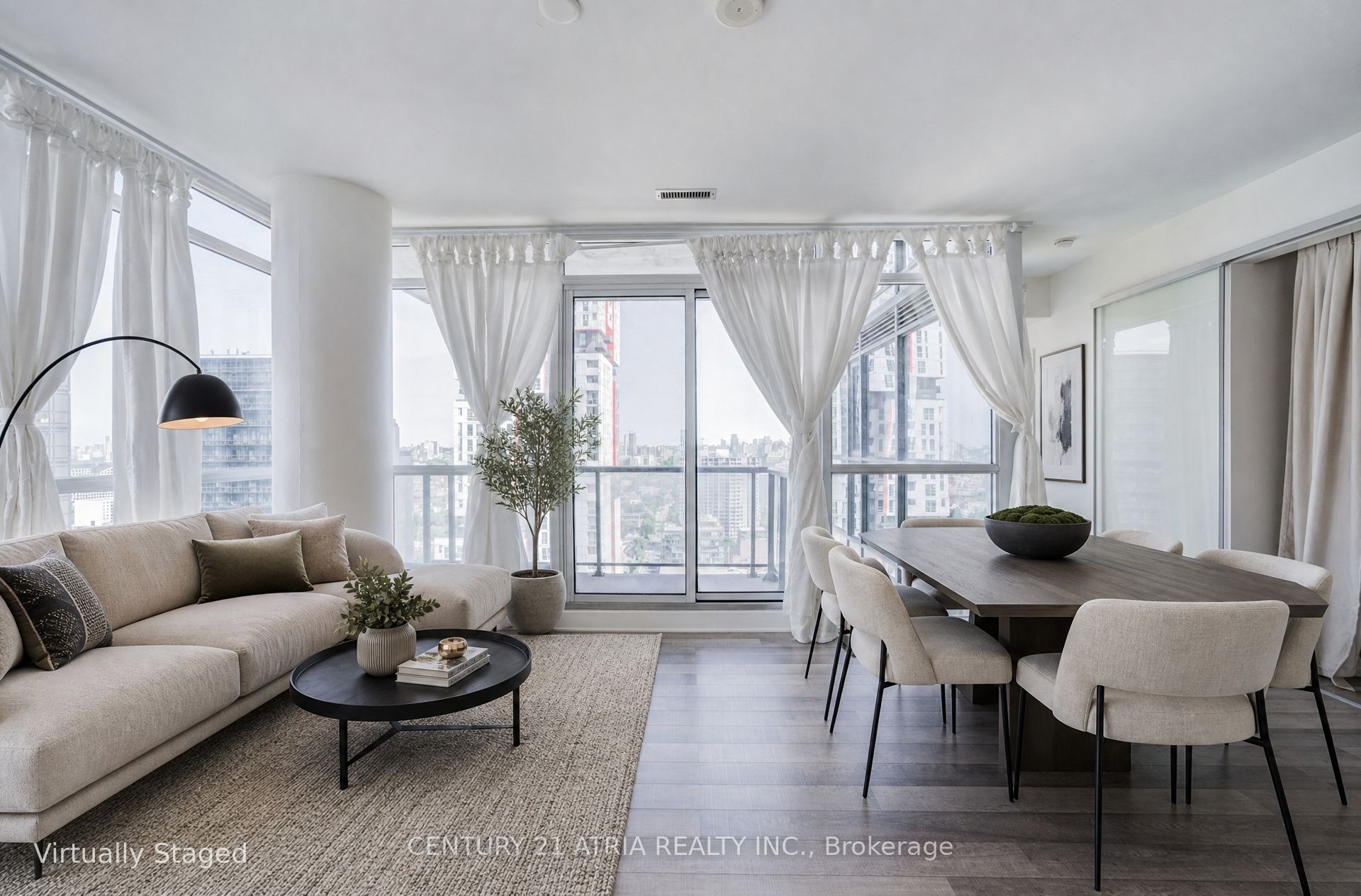 290 Adelaide Street W 2404, Toronto, ON M5V 0P3 photo 2