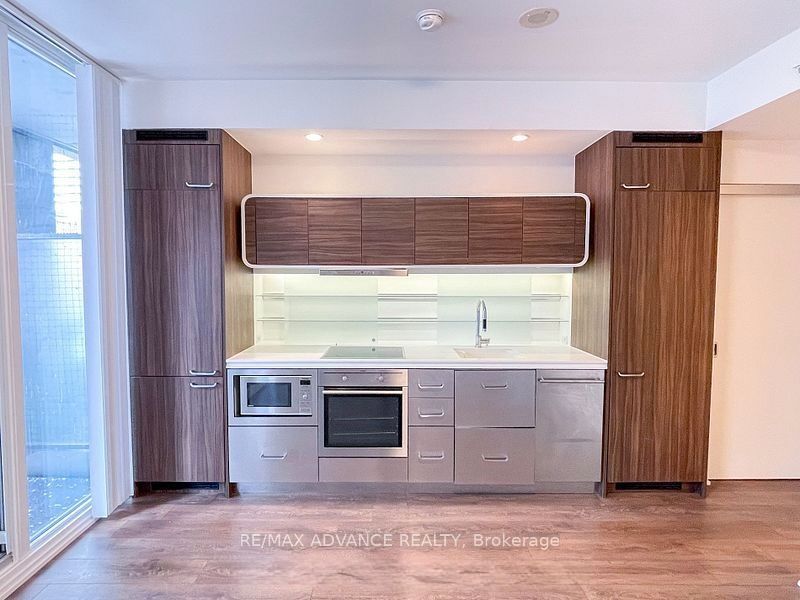 45 Charles Street E 503, Toronto, ON M4Y 1S2 photo 3