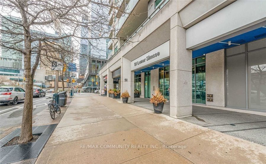 51 Lower Simcoe Street 815, Toronto, ON M5J 3A2