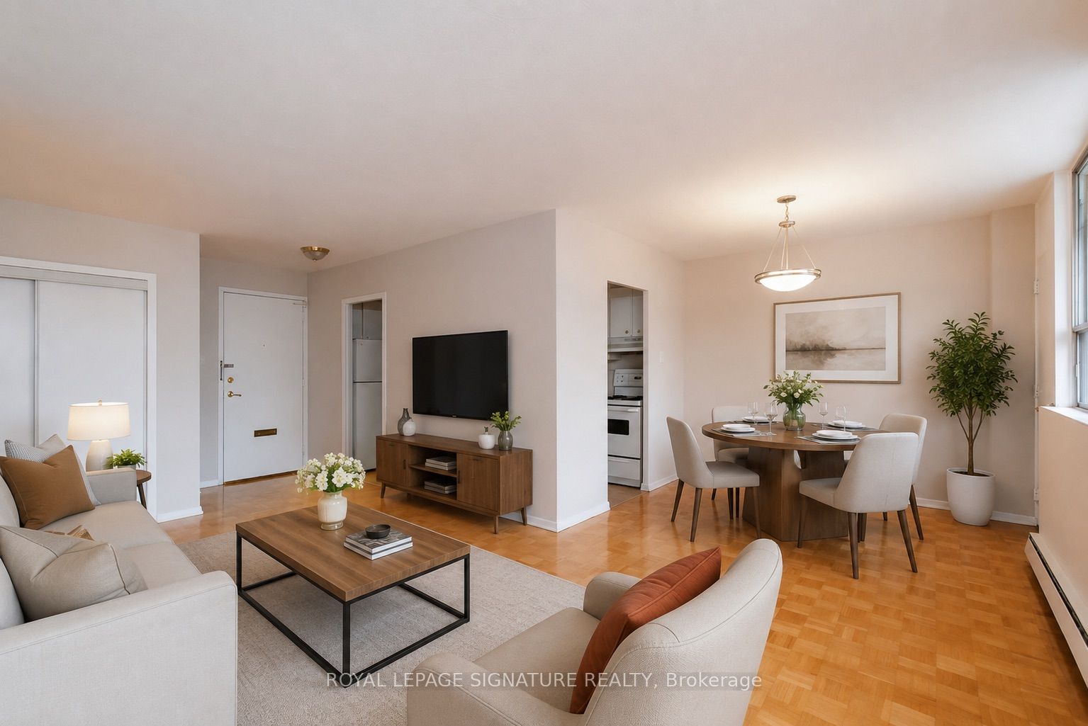 525 Eglinton Avenue E 203, Toronto, ON M4P 1N5